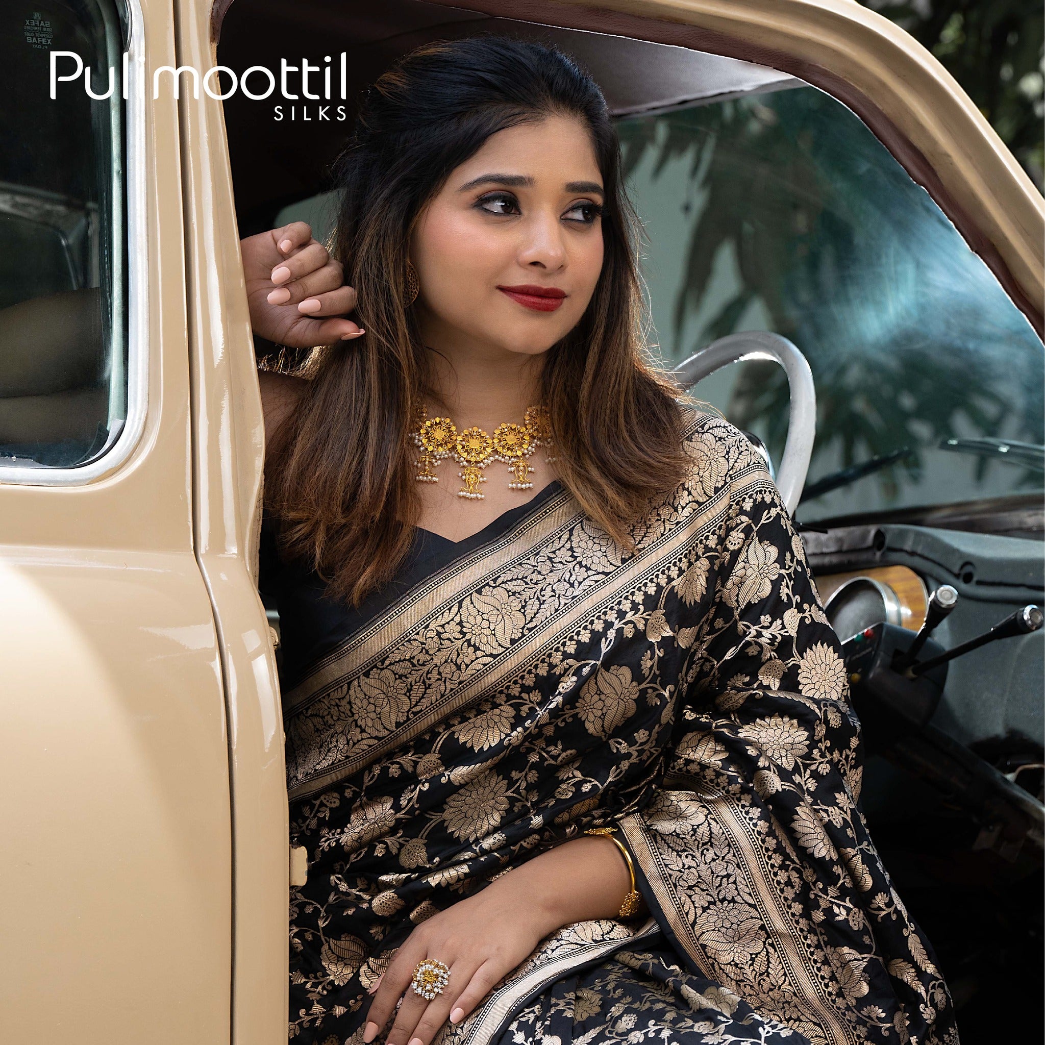 10 Must-Have Sarees for Every Fashionista