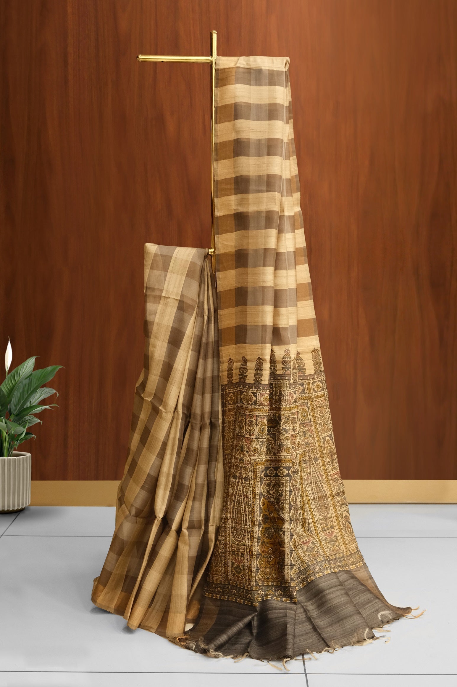 Floaty, Fresh & Fashion-Forward: The Latest Organza Saree Styles You Need to Try