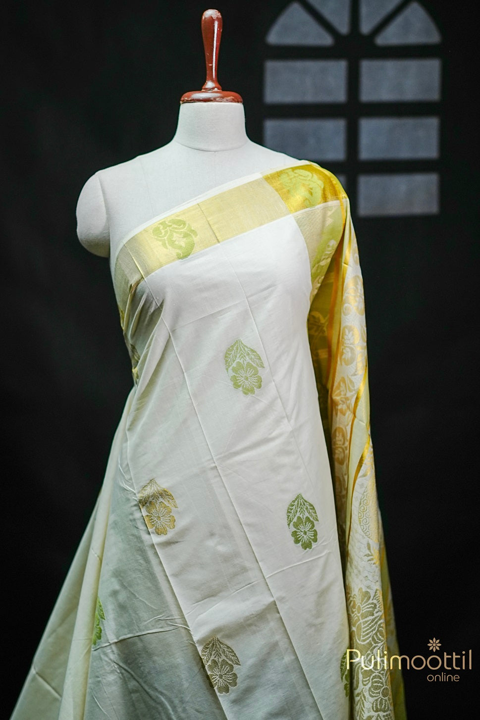 Off White Colour Kerala Traditional Floral Motif Cotton Set Saree.