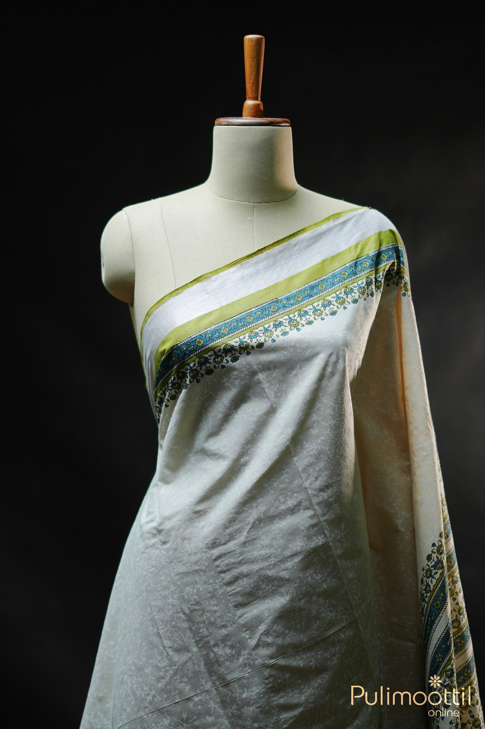 Cream Colour Kerala Traditional Set Saree.