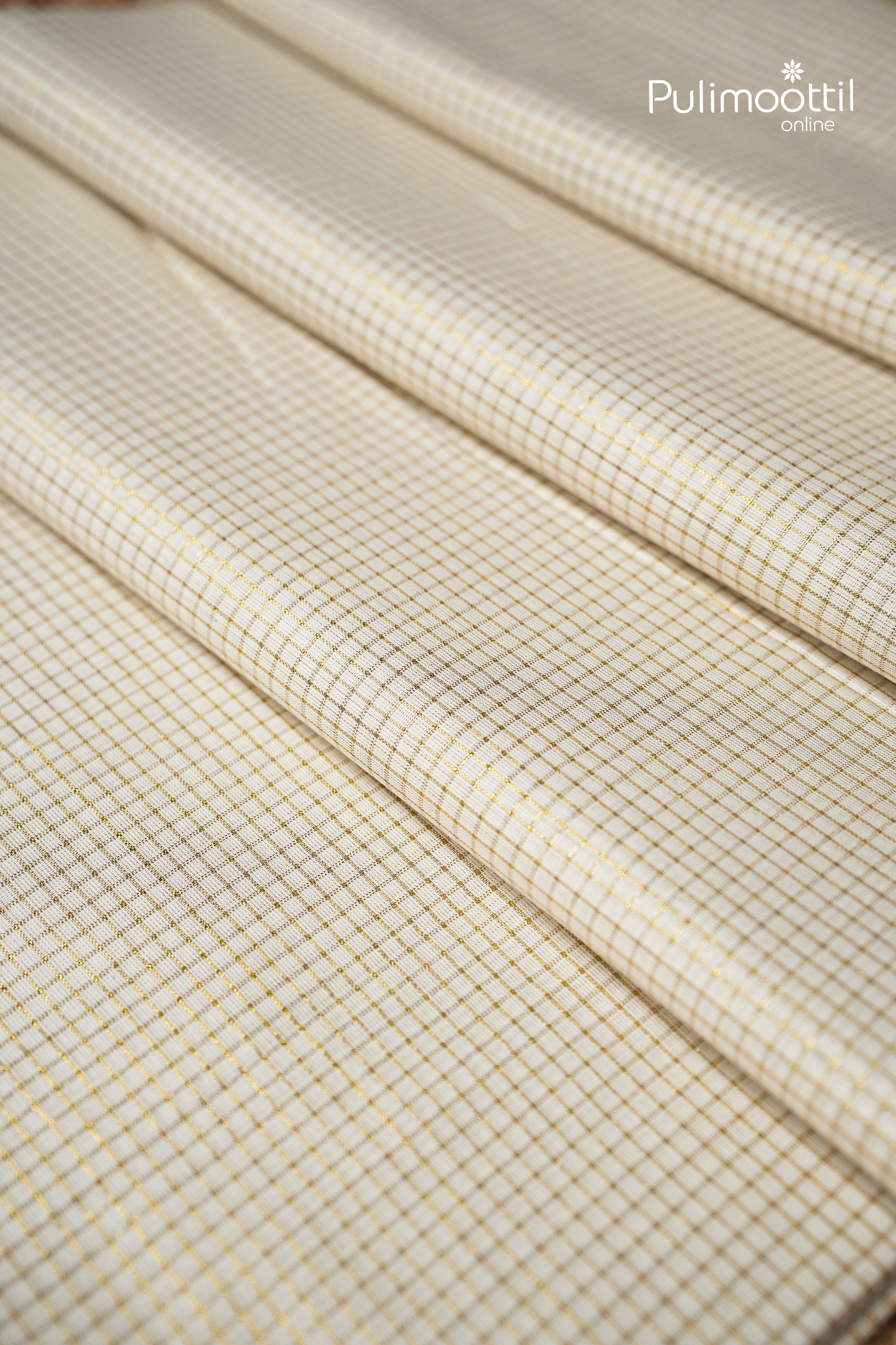 OffWhite Colour Kerala Traditional Golden Tissue Set Saree