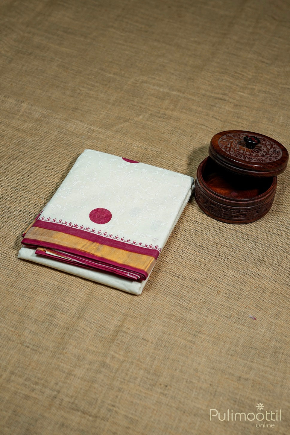 Cream Colour Kreala Traditiional Set Saree.