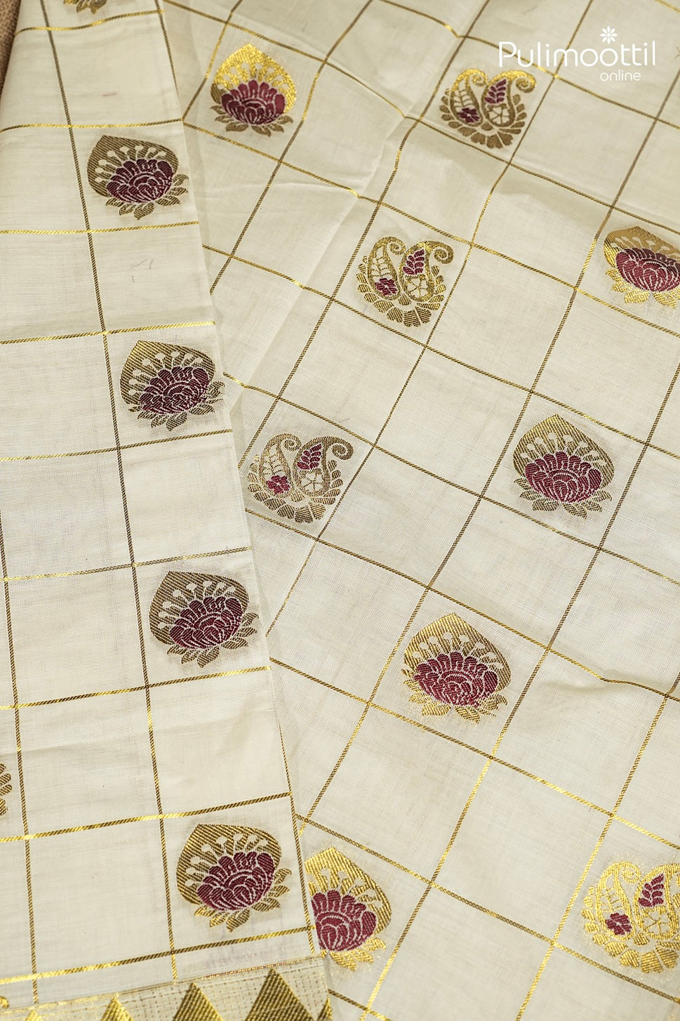 Off White Colour Kerala Traditional Set Saree
