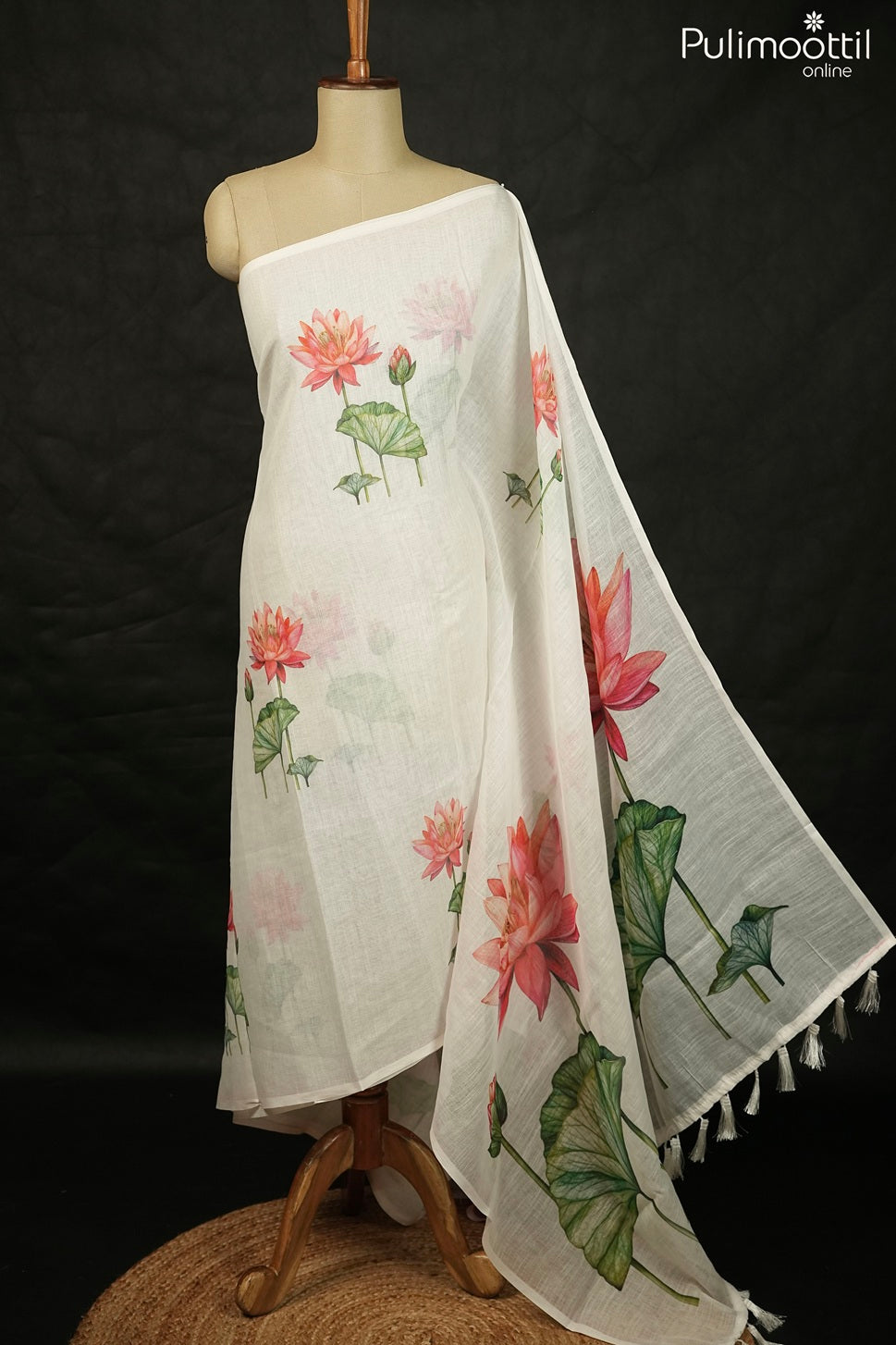 Kerala Traditional White Color Lotus Print Lenin Saree