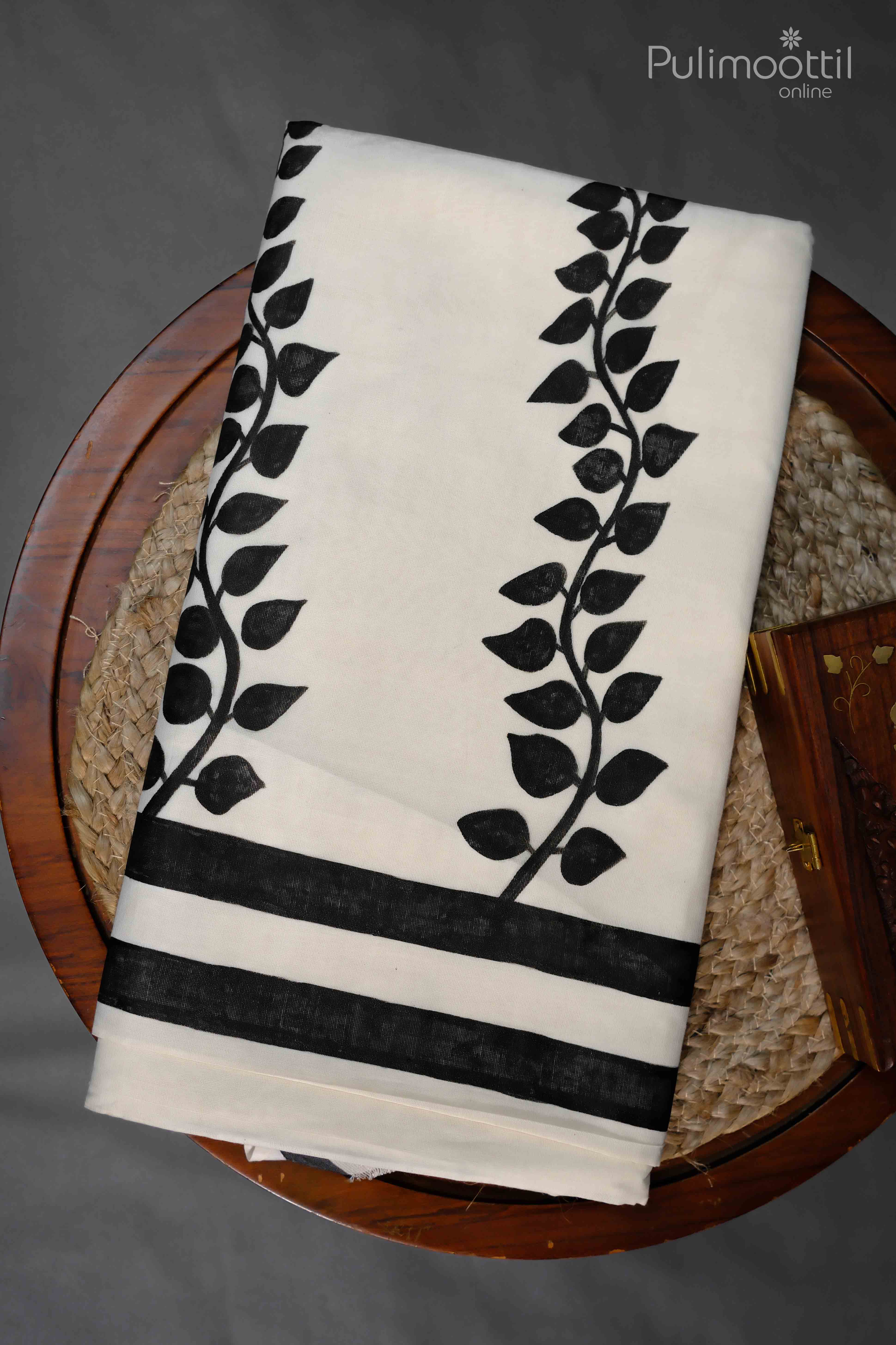 Off White Colour Pure Handloom Cotton Set Saree