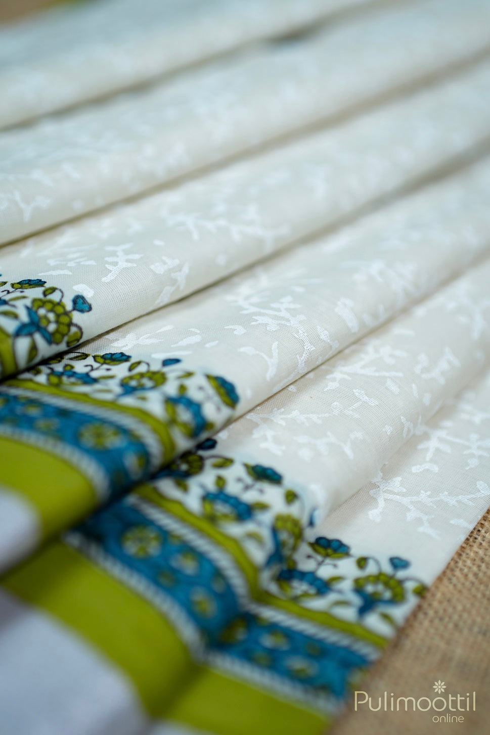 Cream Colour Kerala Traditional Set Saree.