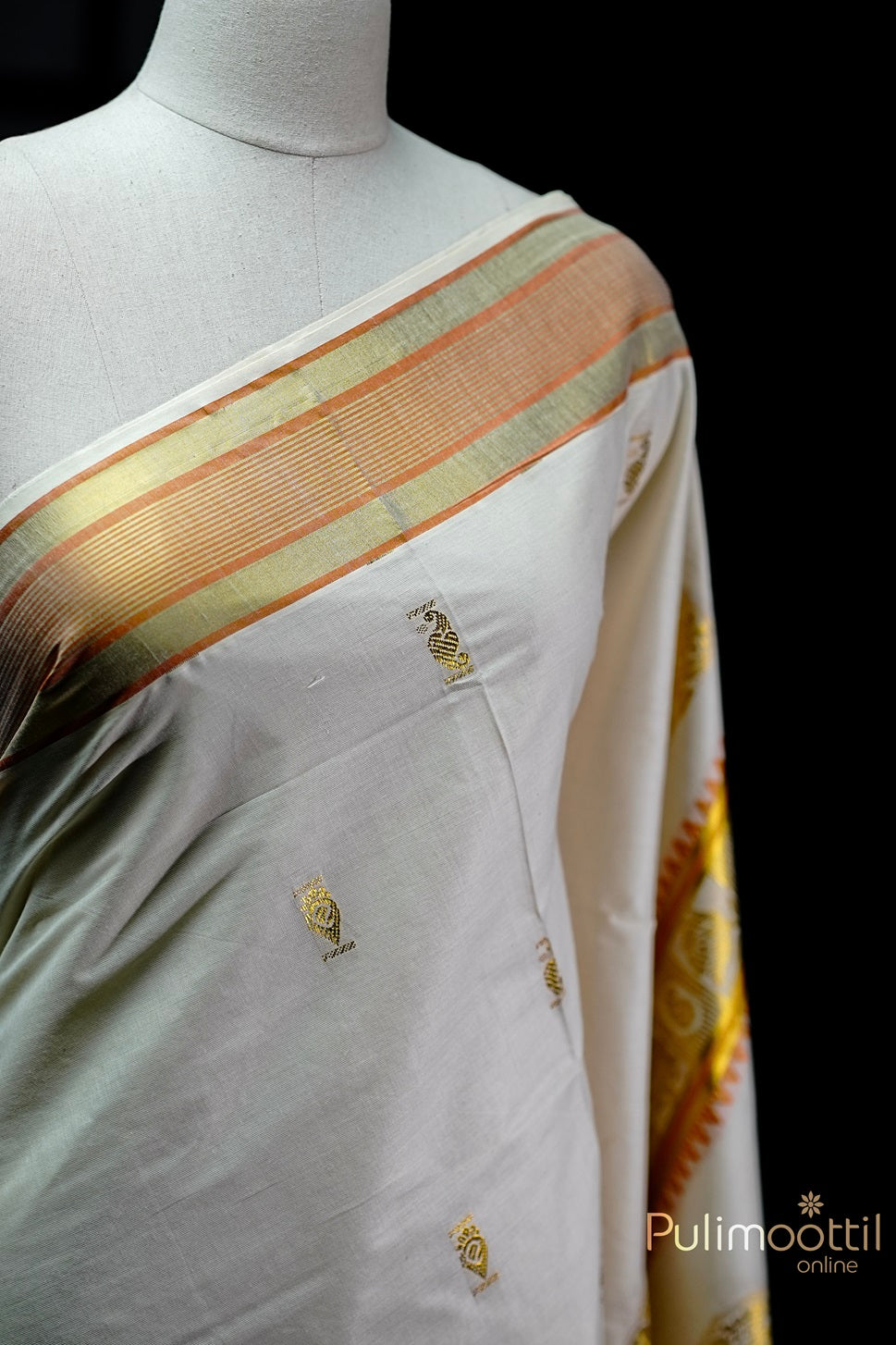 Off White Colour Kerala Traditional Set Saree.