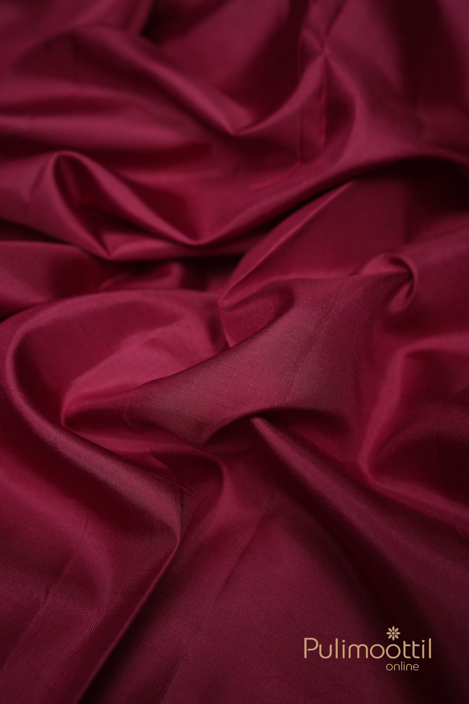 Brick red Kanchipuram silk blouse piece with golden boxed design and thin zari border – traditional bridal saree fabric from Pulimoottil Online