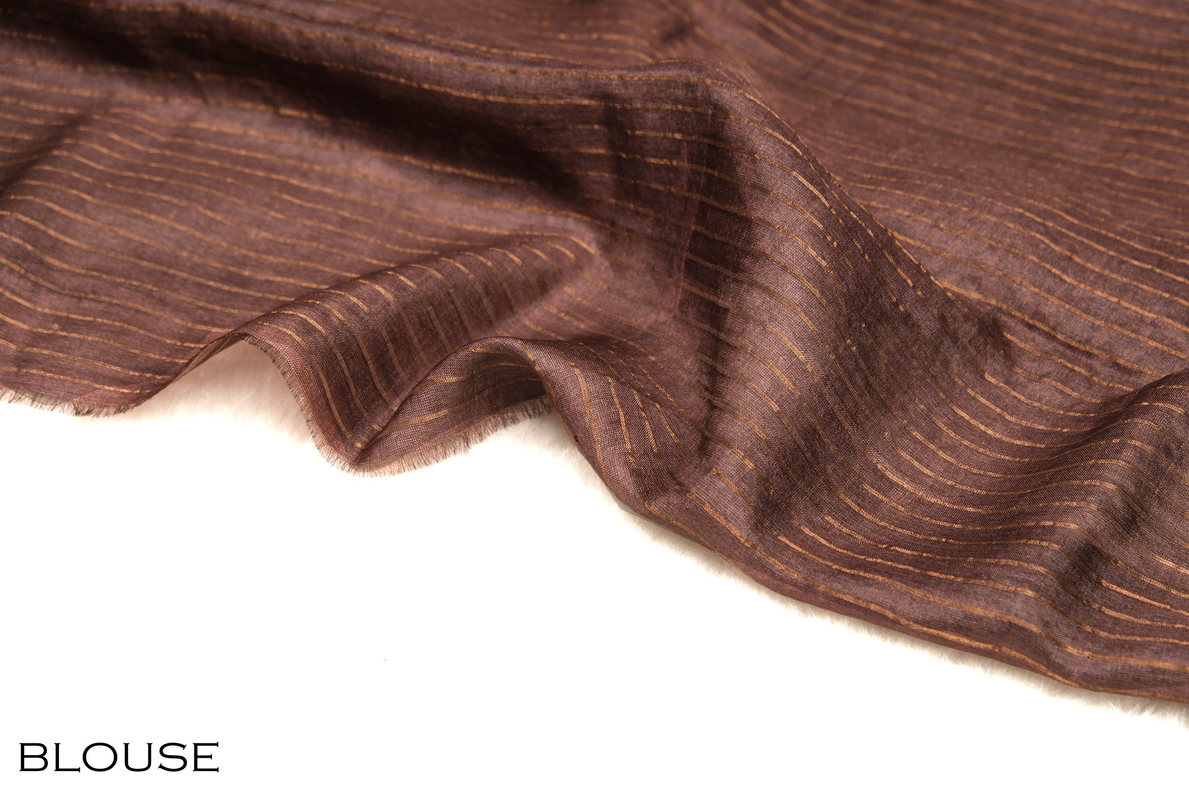 Alternate pallu design with elaborate patterns and decorative elements, highlighting traditional aesthetics.