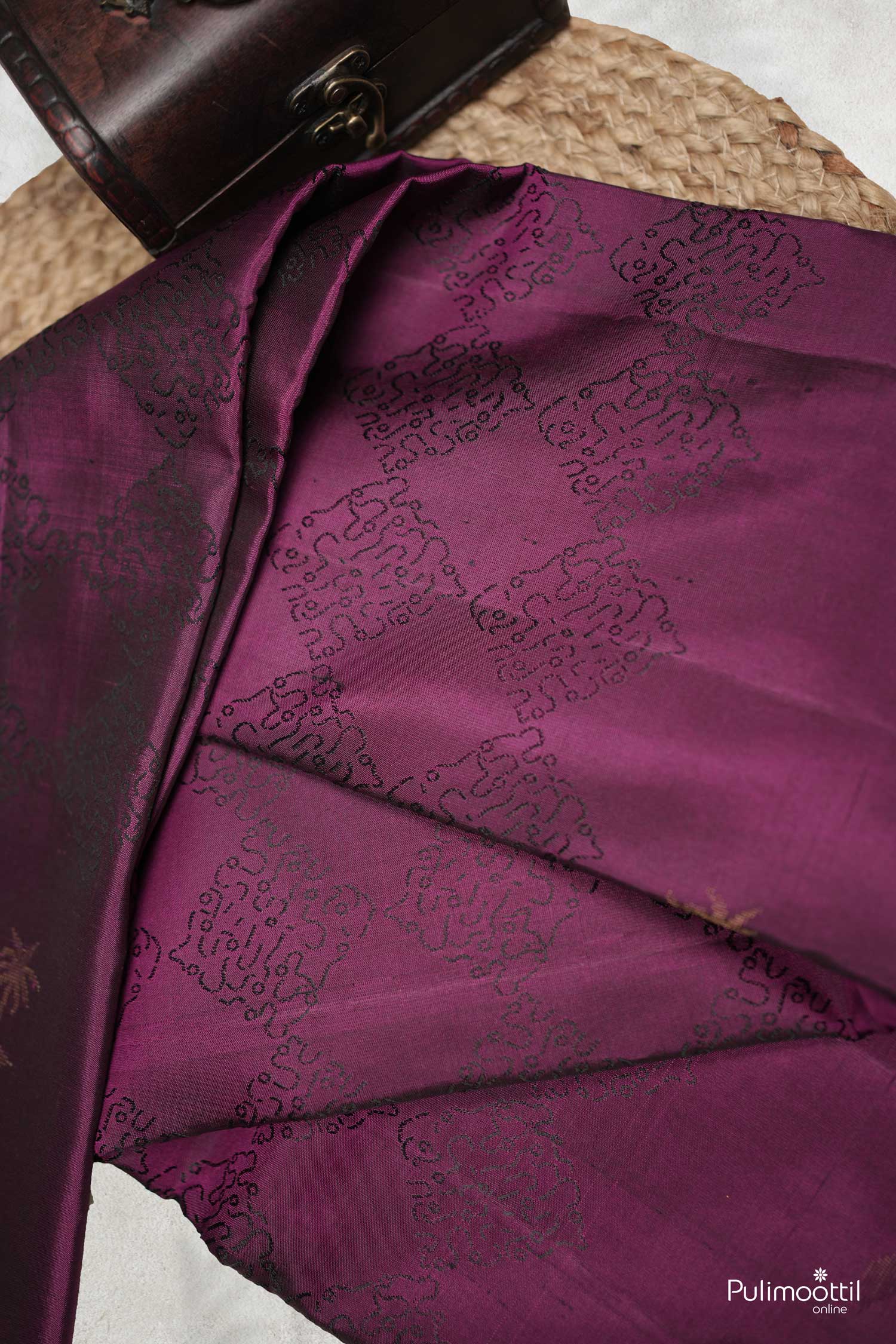 Grape Wine Color Borderless Kanchipuram Soft Silk Saree