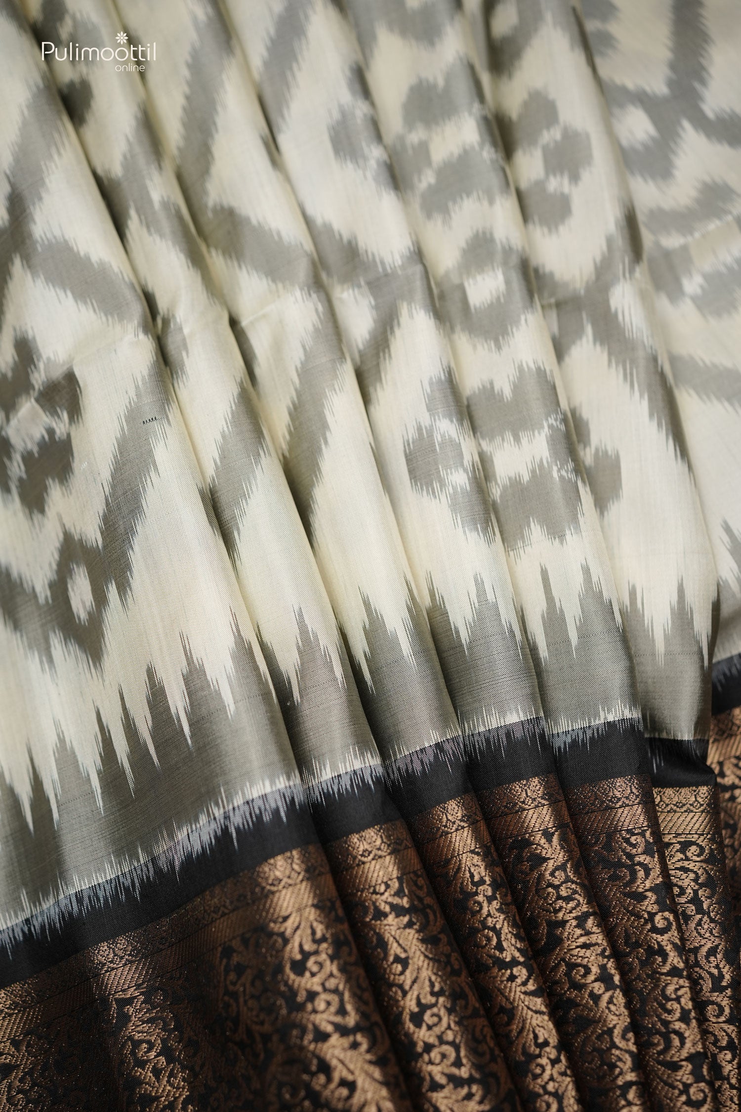 Off-white color Kanchipuram silk saree