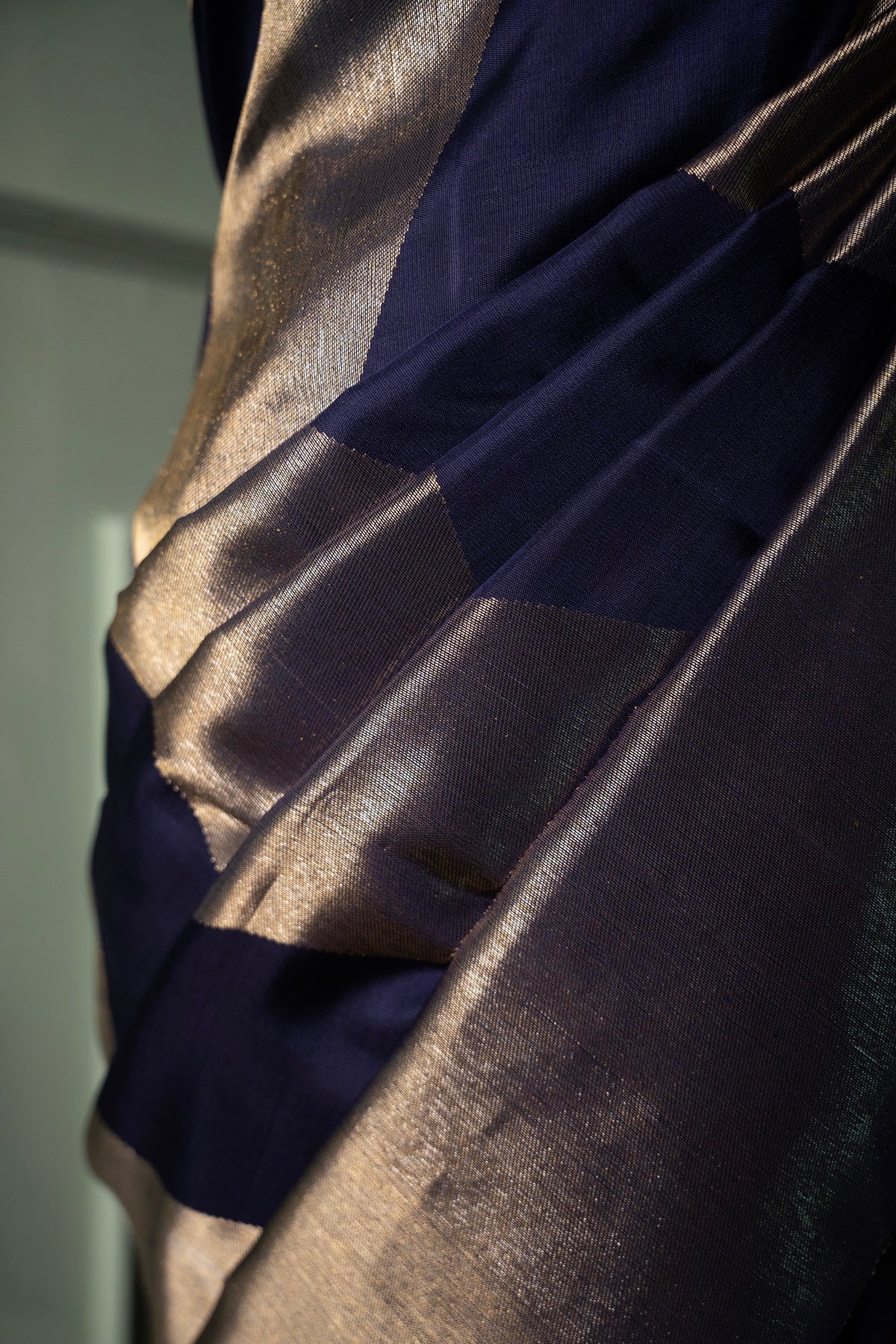 Navy blue color Kanchipuram silk saree.