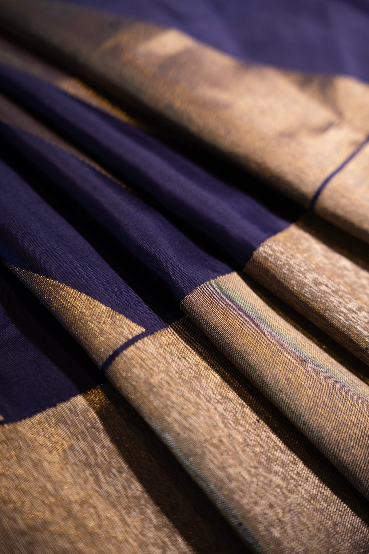 Navy blue color Kanchipuram silk saree.