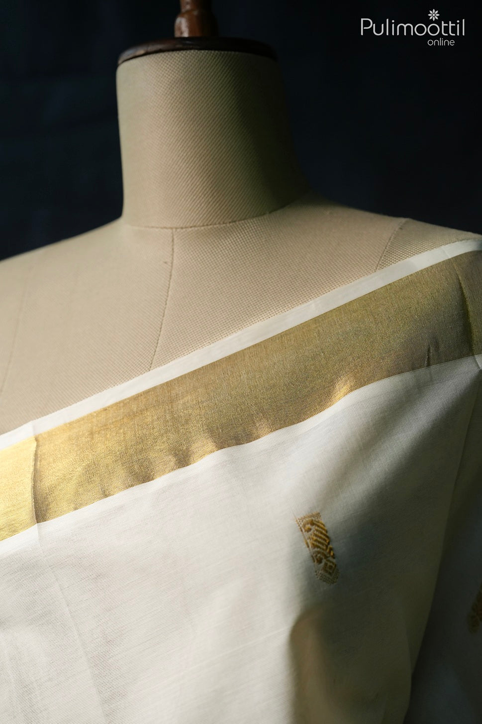 Off white color Kerala traditional set saree