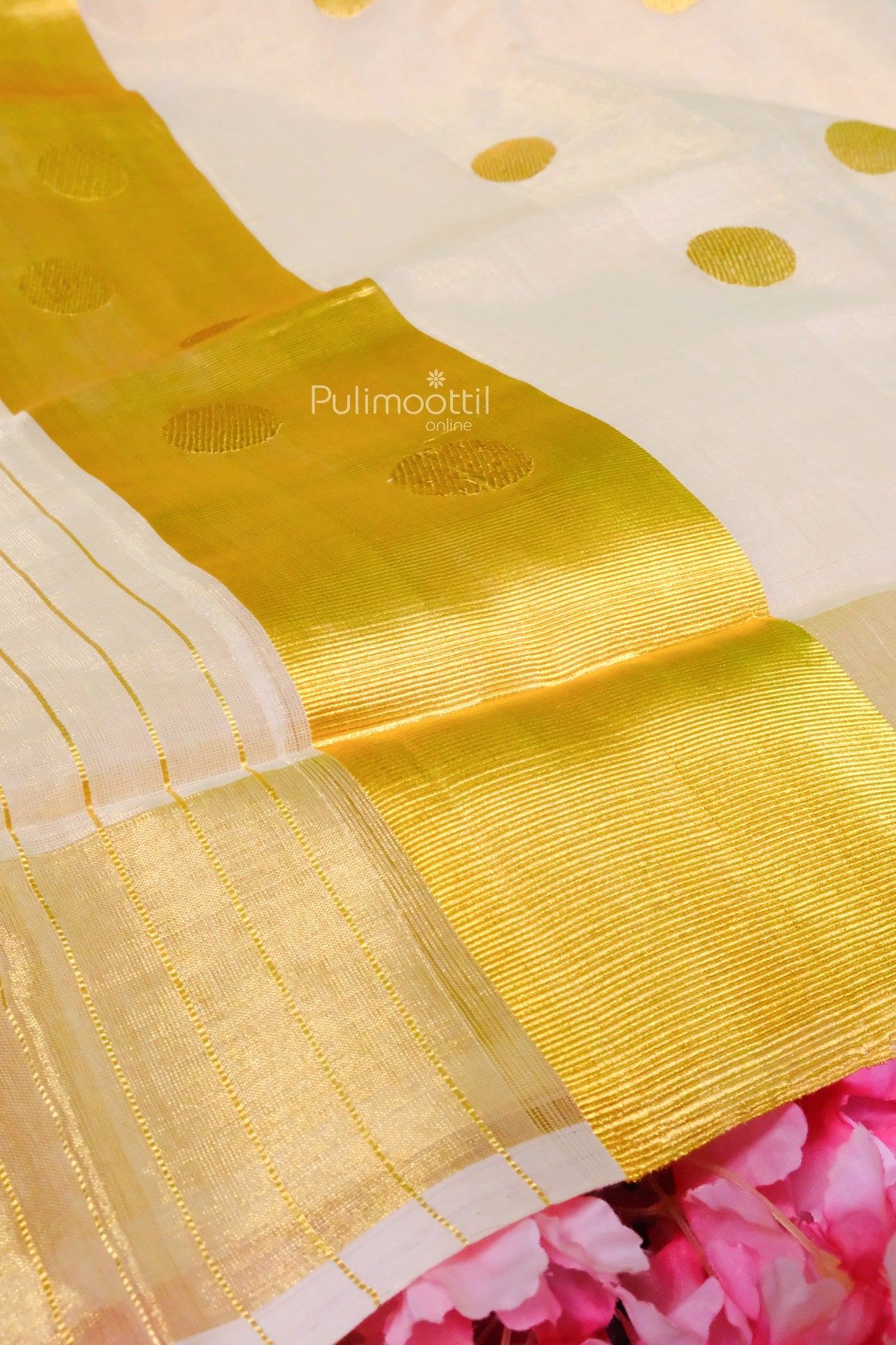 Handloom Purse Golden Tissue Kerala Traditional Set Saree. Plain With Tissue Border