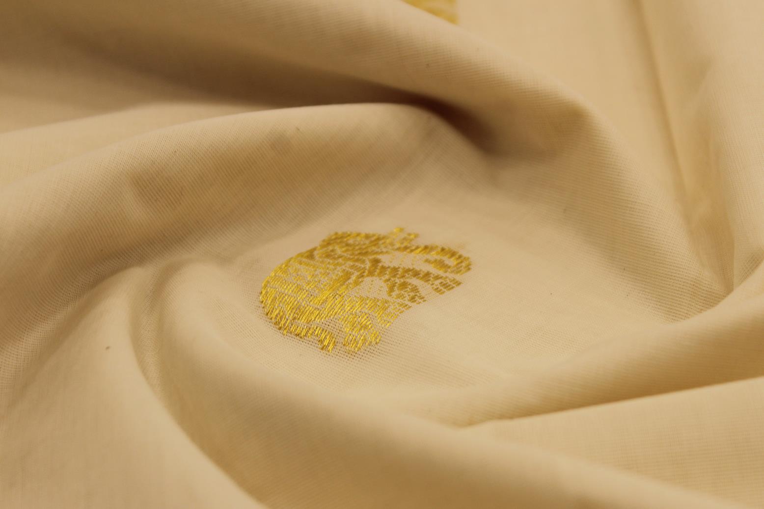 Hand-Loom Cotton Kerala Saree.