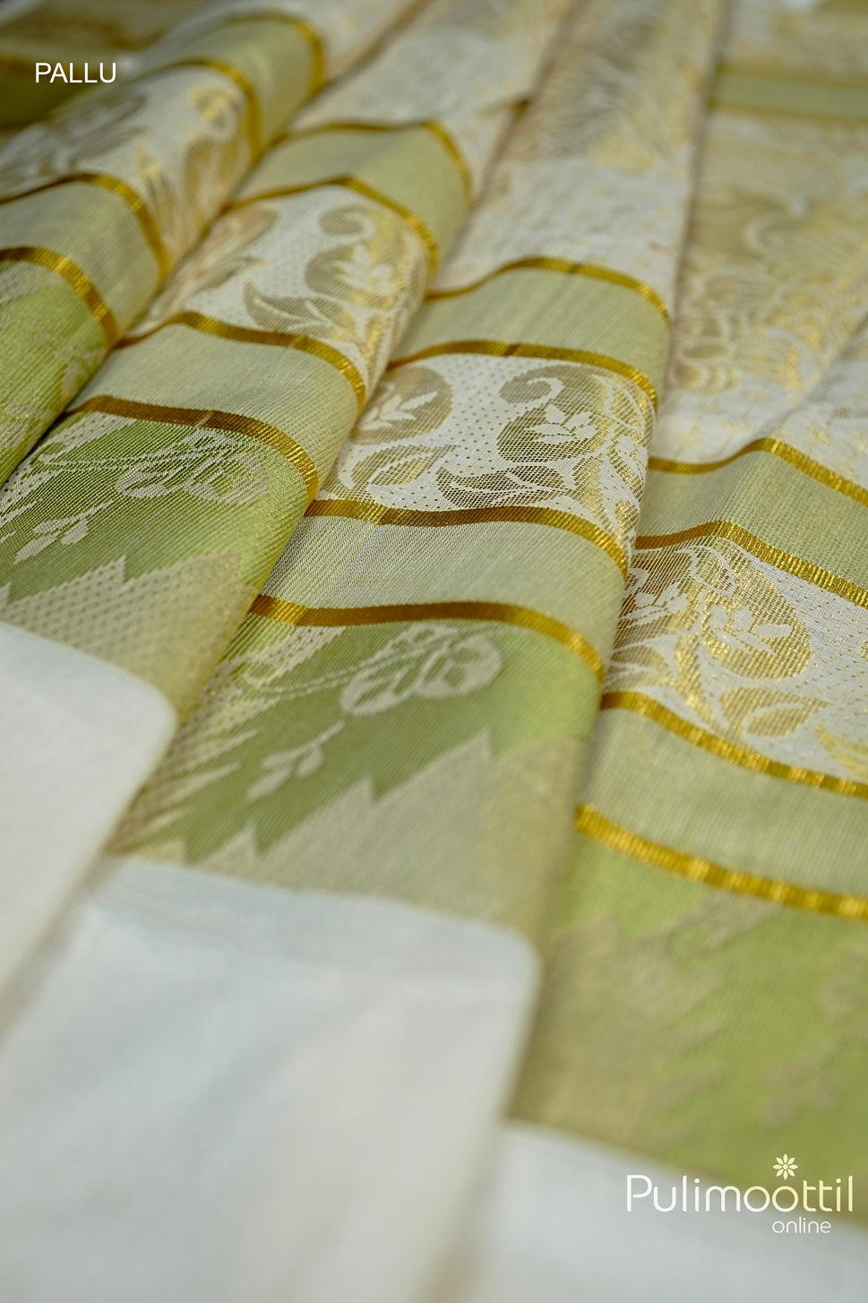 Off White Colour Kerala Traditional Floral Motif Cotton Set Saree.