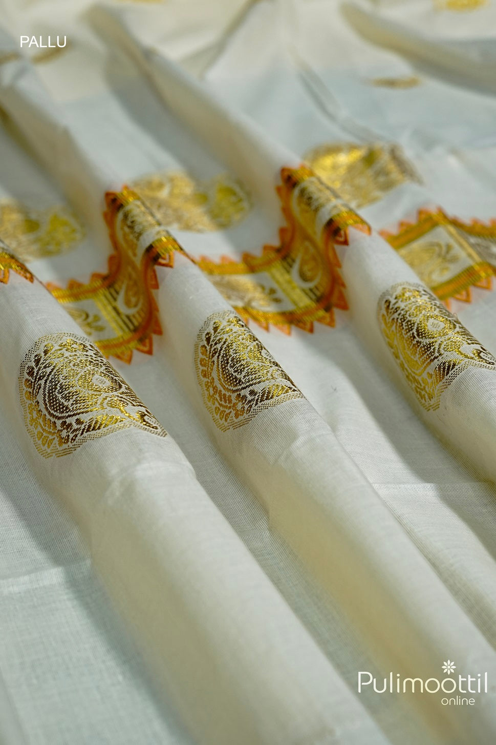 Off White Colour Kerala Traditional Set Saree.