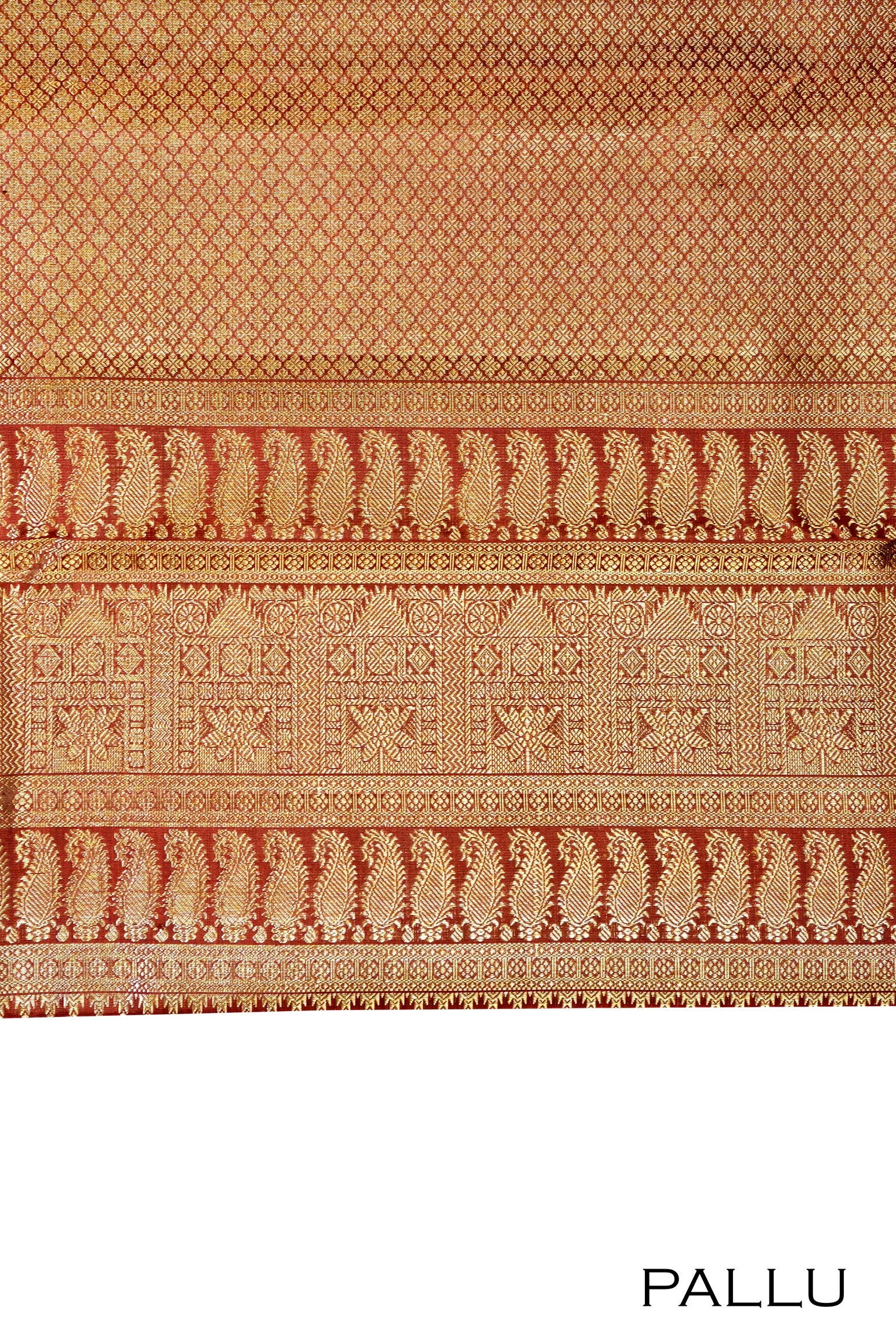 Coffee brown color Kanchipuram saree.