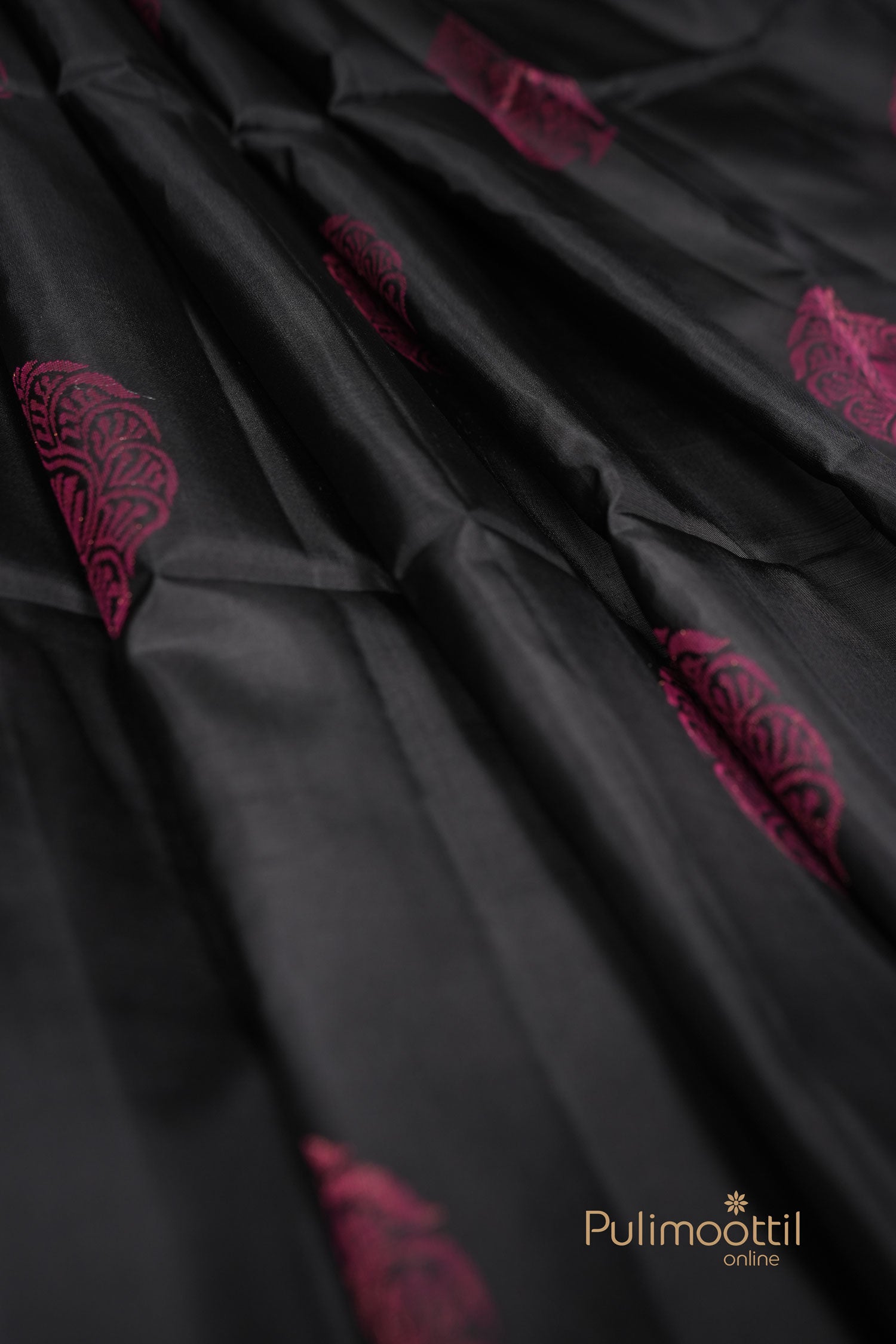 Black color Kanchipuram Soft Silk Saree.