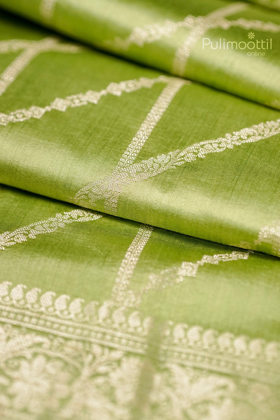 Dusty Green Colour Chiniya Silk Saree.