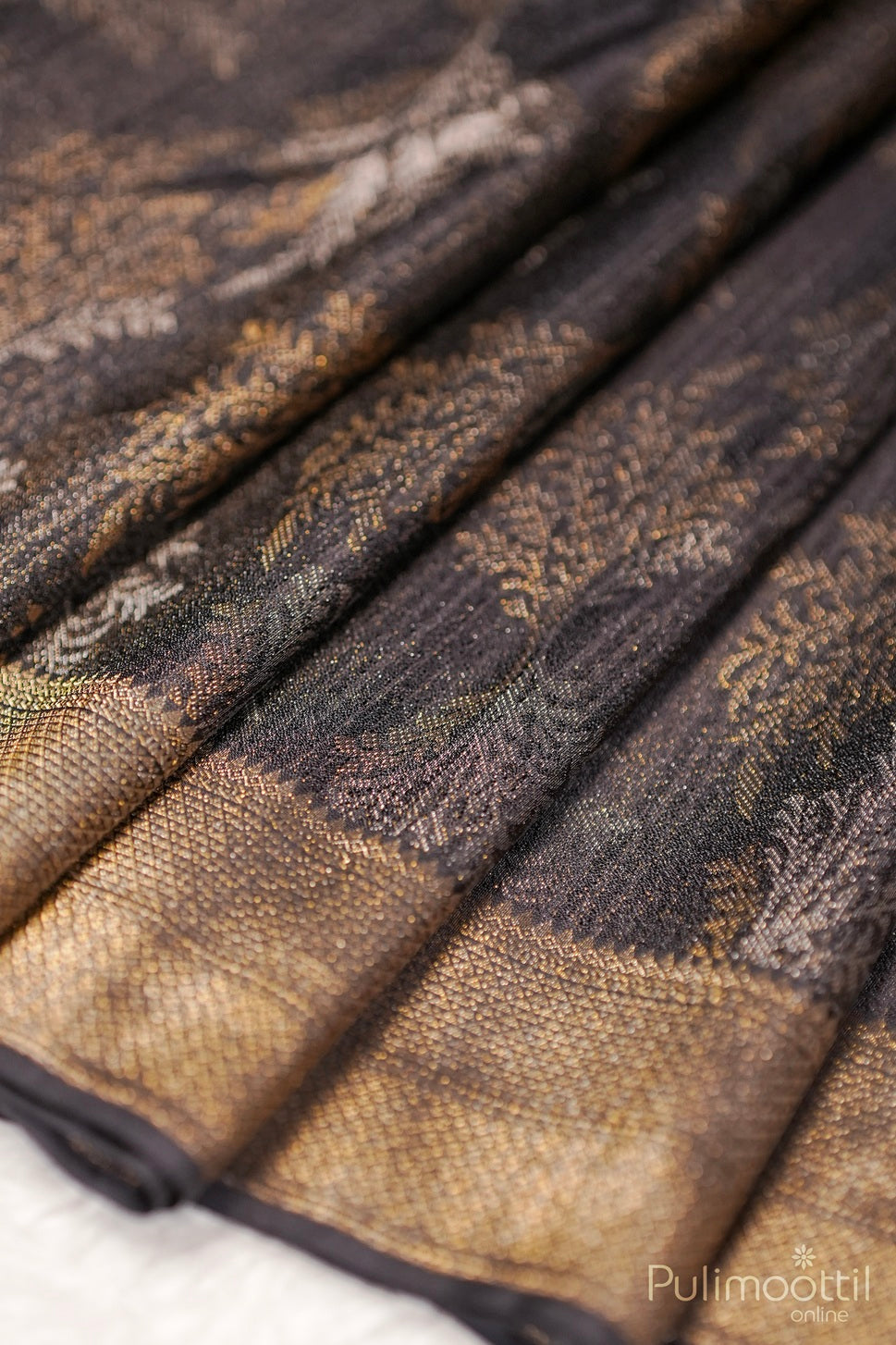 Black Colour Kanchipuram Brocade Saree.
