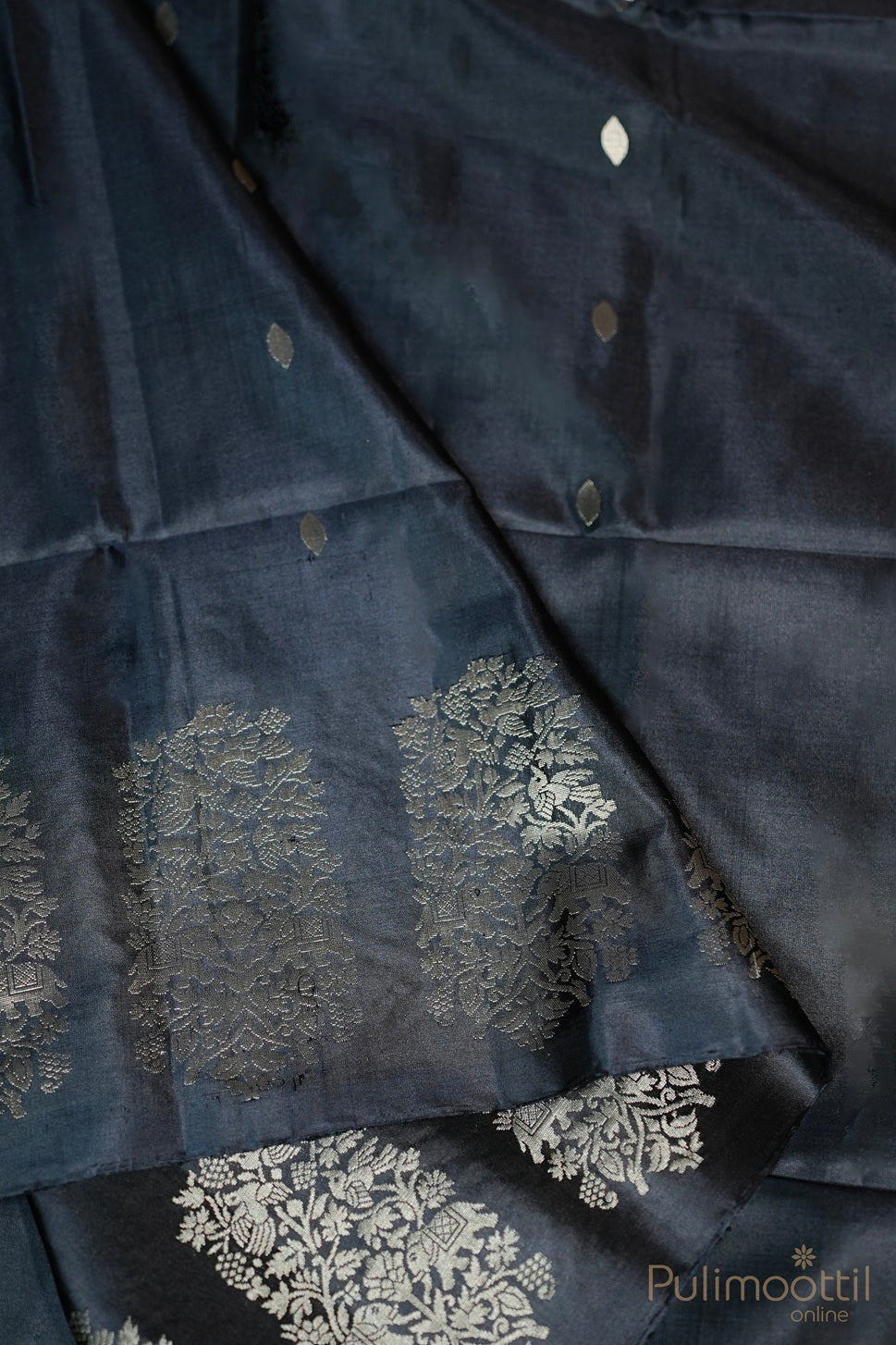 Black Colour Kanchipuram Soft Silk Saree.