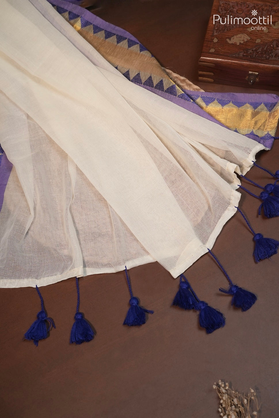Off-white colour Mul Cotton saree