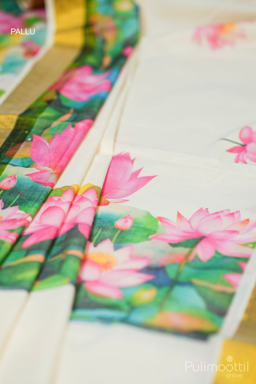 Kerala Golden Tissue Lotus Print Set Saree.