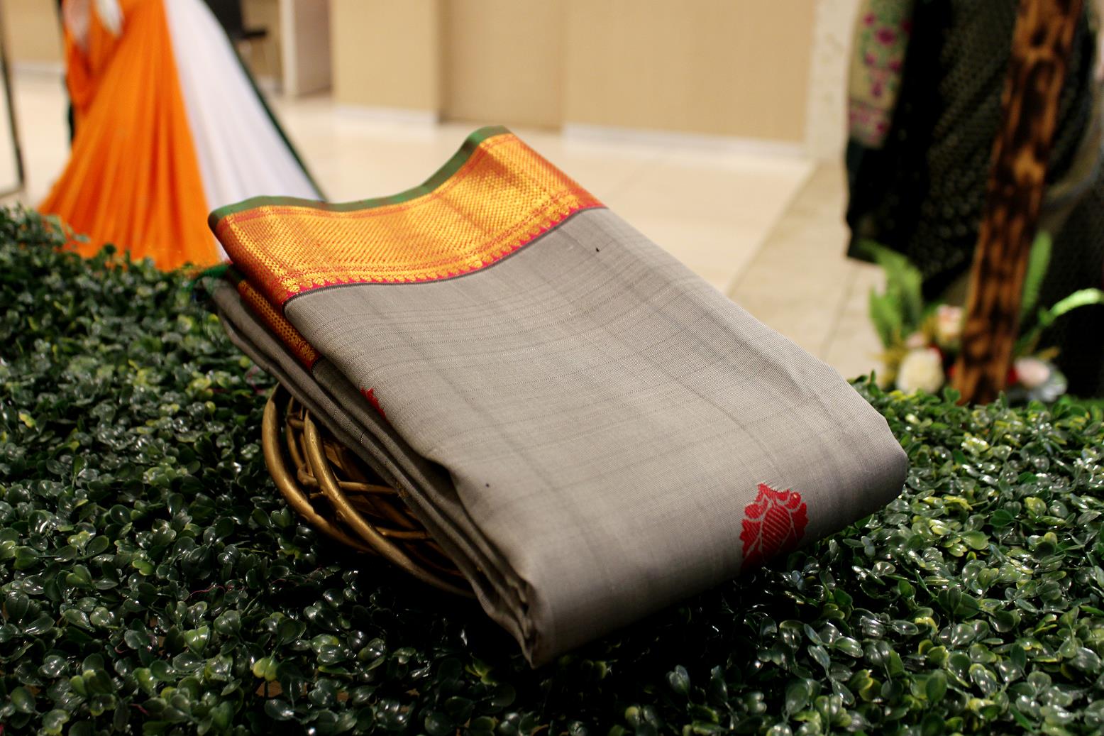 Artichoke Colour, Kanchipuram Traditional Designer Silk Saree.