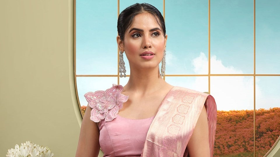 January Saree Color Palette: Pantone Picks for the Month