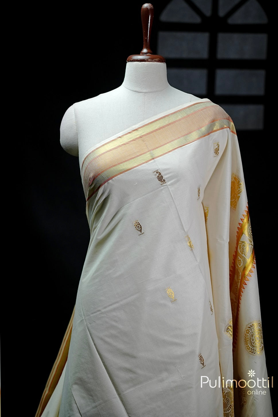 Off White Colour Kerala Traditional Set Saree.