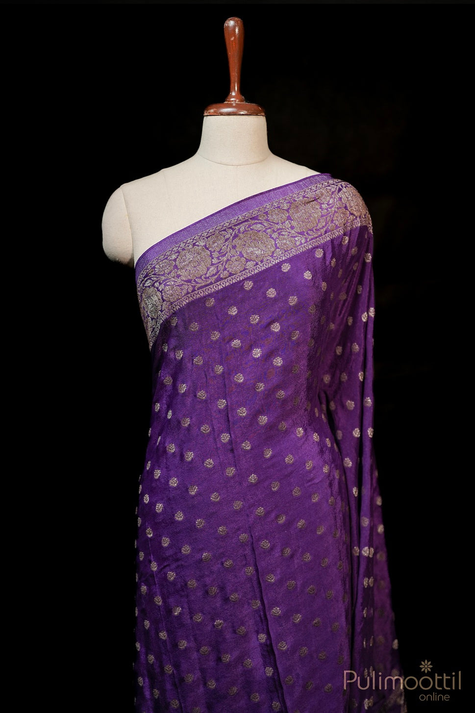 Purple Colour Bnanarasi Silk Saree.