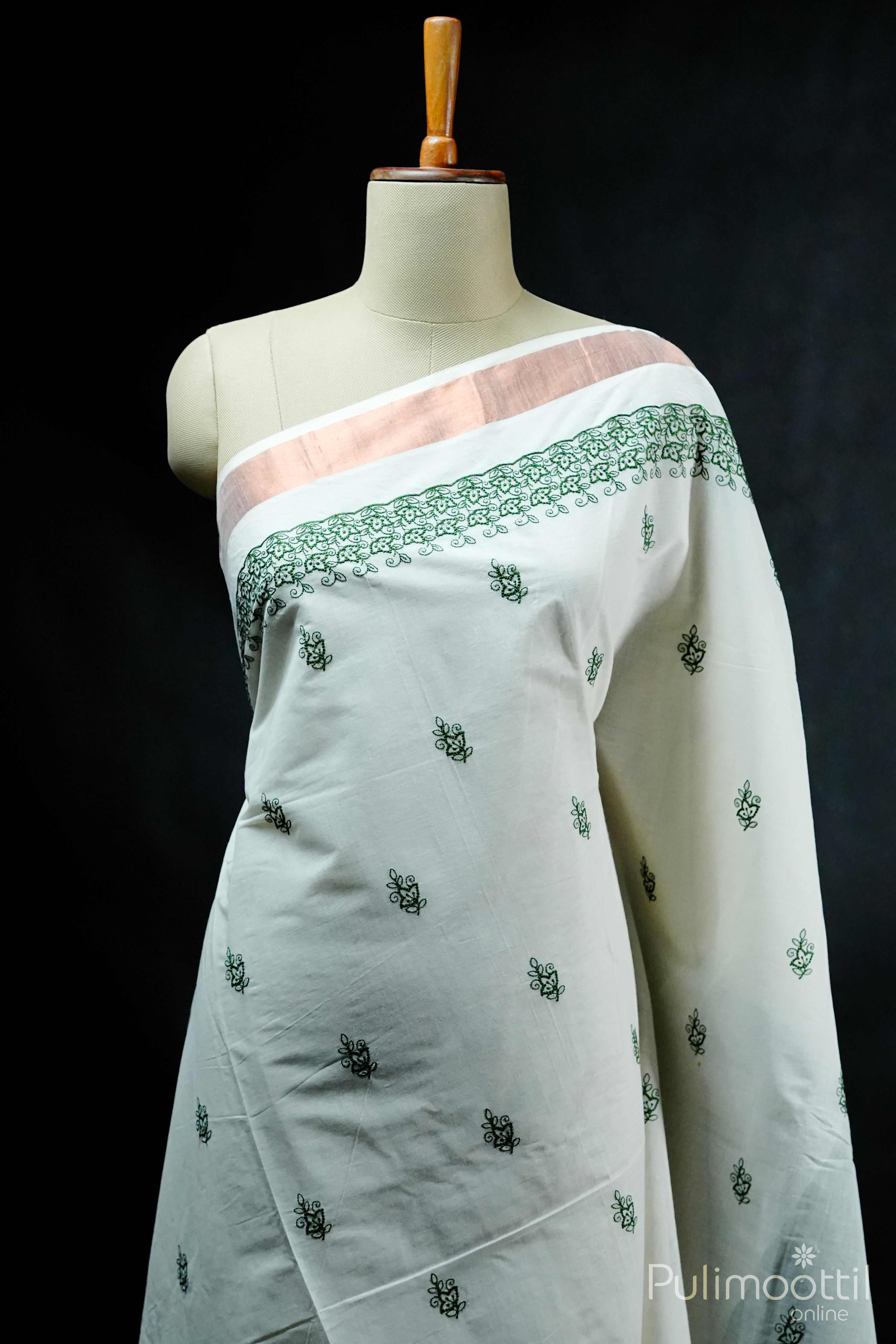 Pure Cotton Off White Colour Floral EmbroidoryDesign Set Saree.