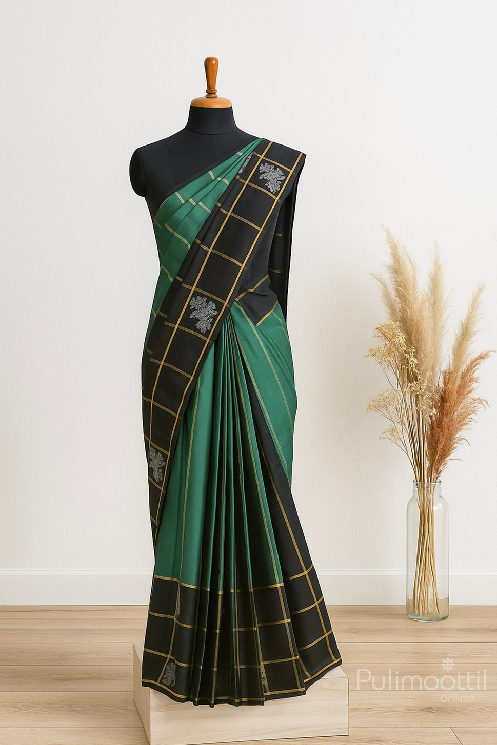 Green Colour Traditional Soft Silk Saree.