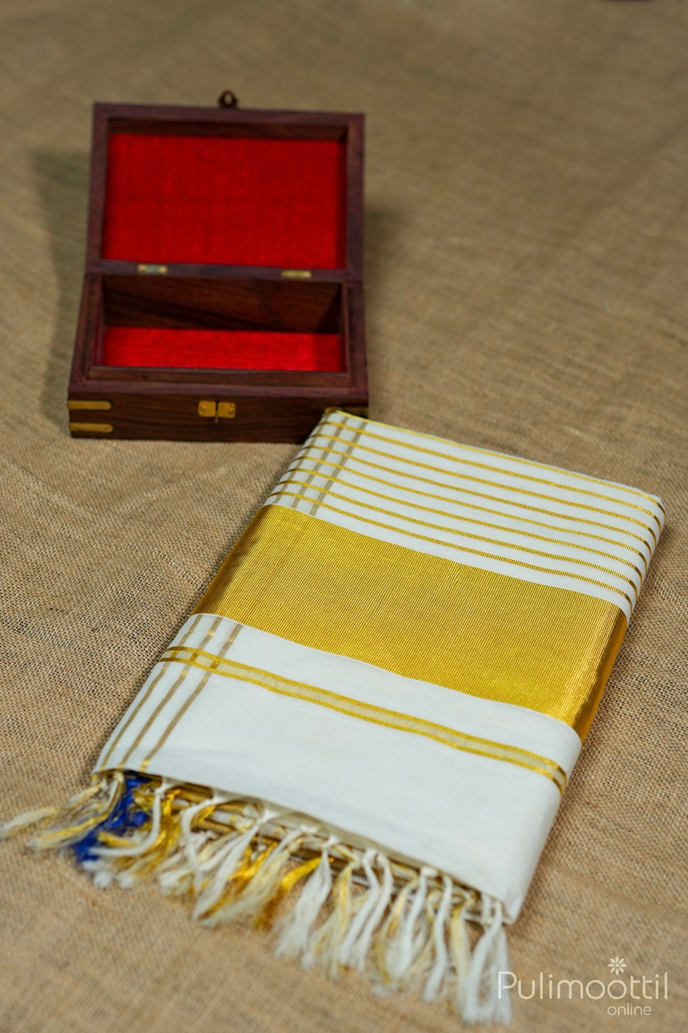 Kerala Traditional Cream Colour Set Saree.