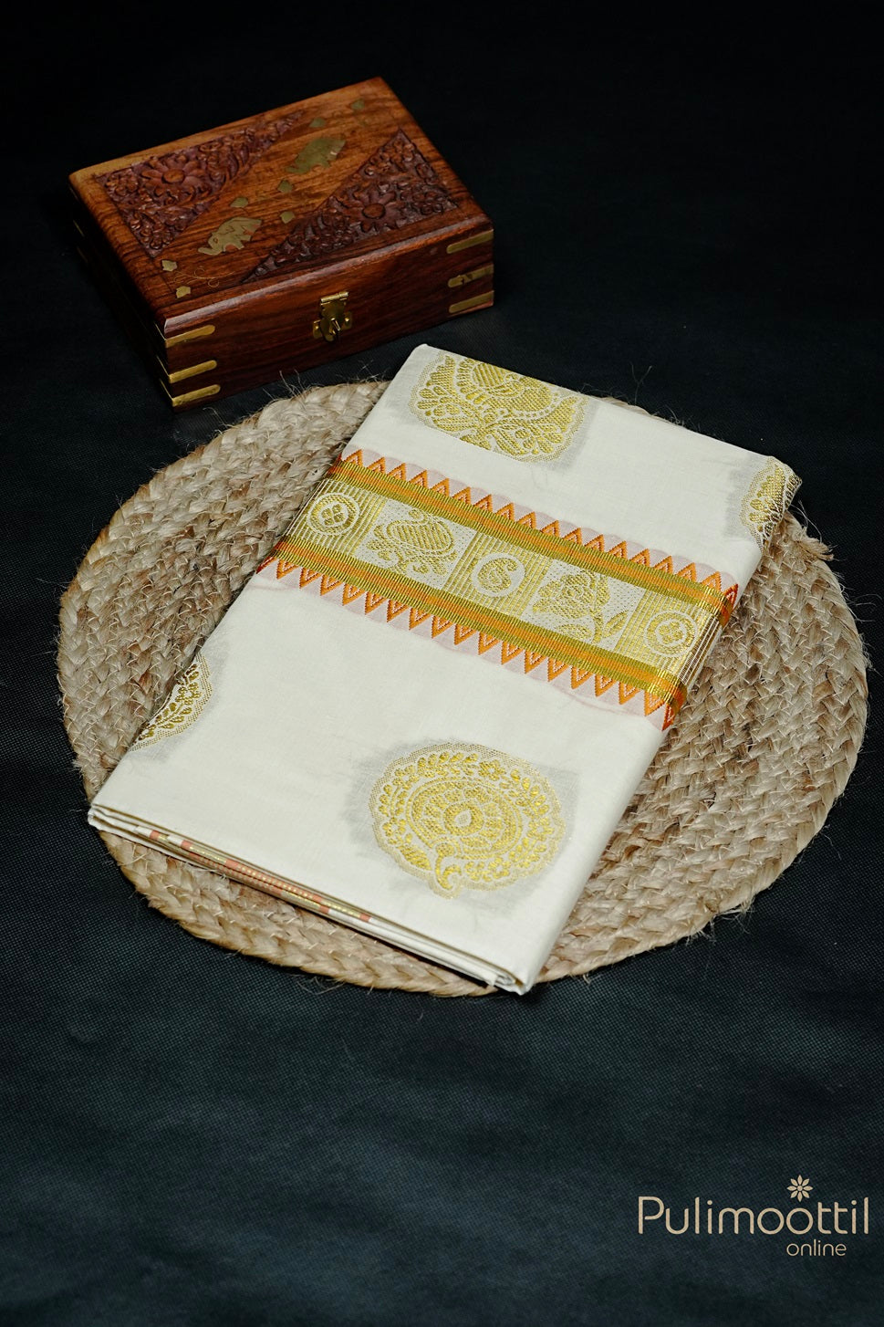Off White Colour Kerala Traditional Set Saree.