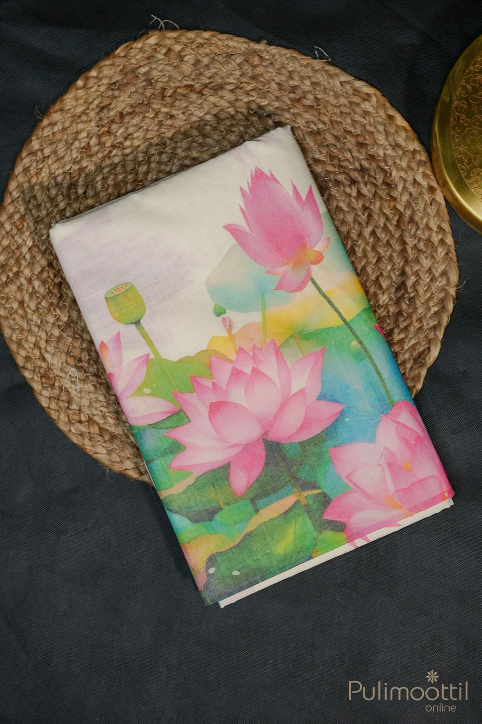 Kerala Golden Tissue Lotus Print Set Saree.