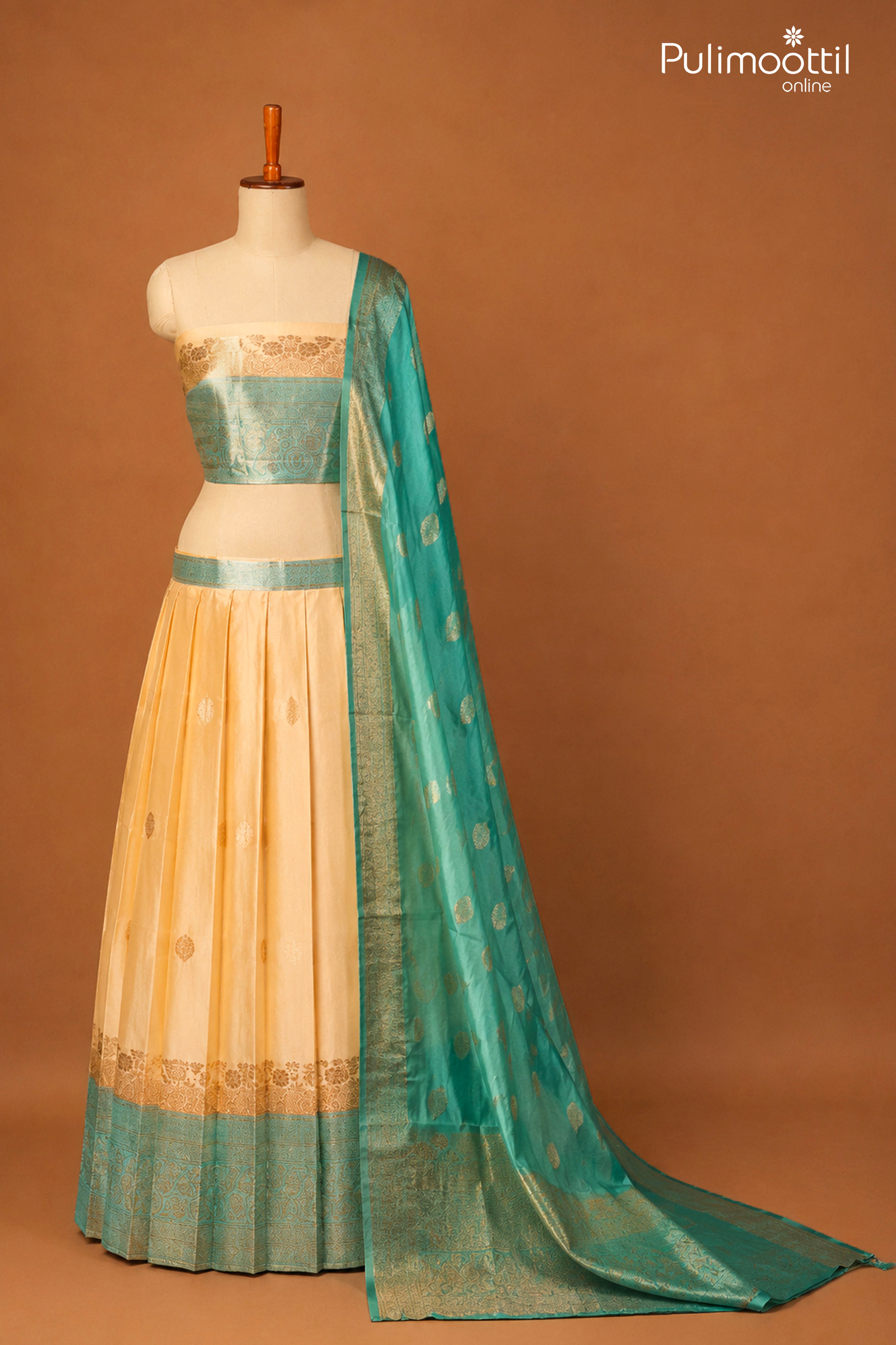 Ivory Color Onam Special Kerala Traditional Dhavani Set