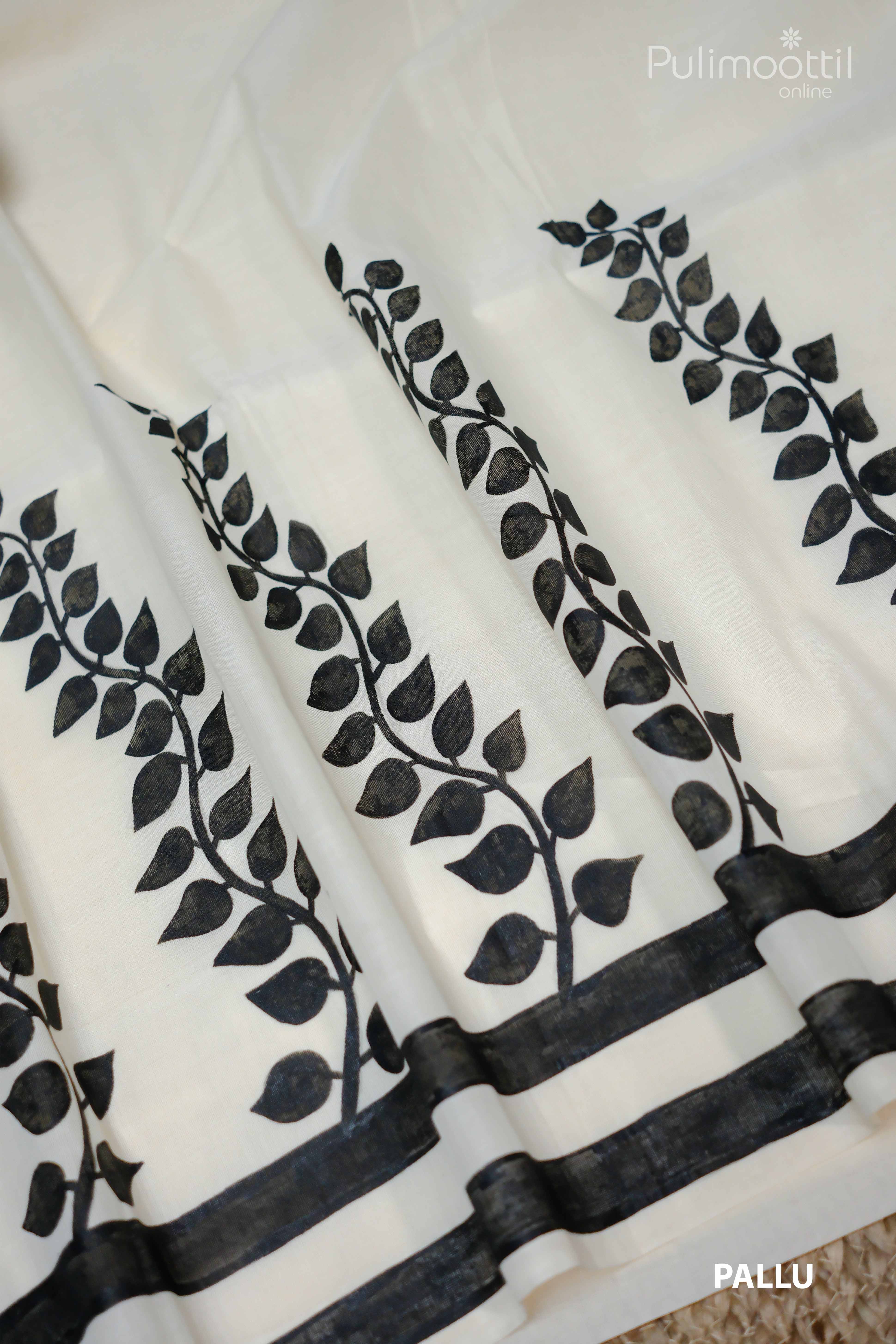 Off White Colour Pure Handloom Cotton Set Saree