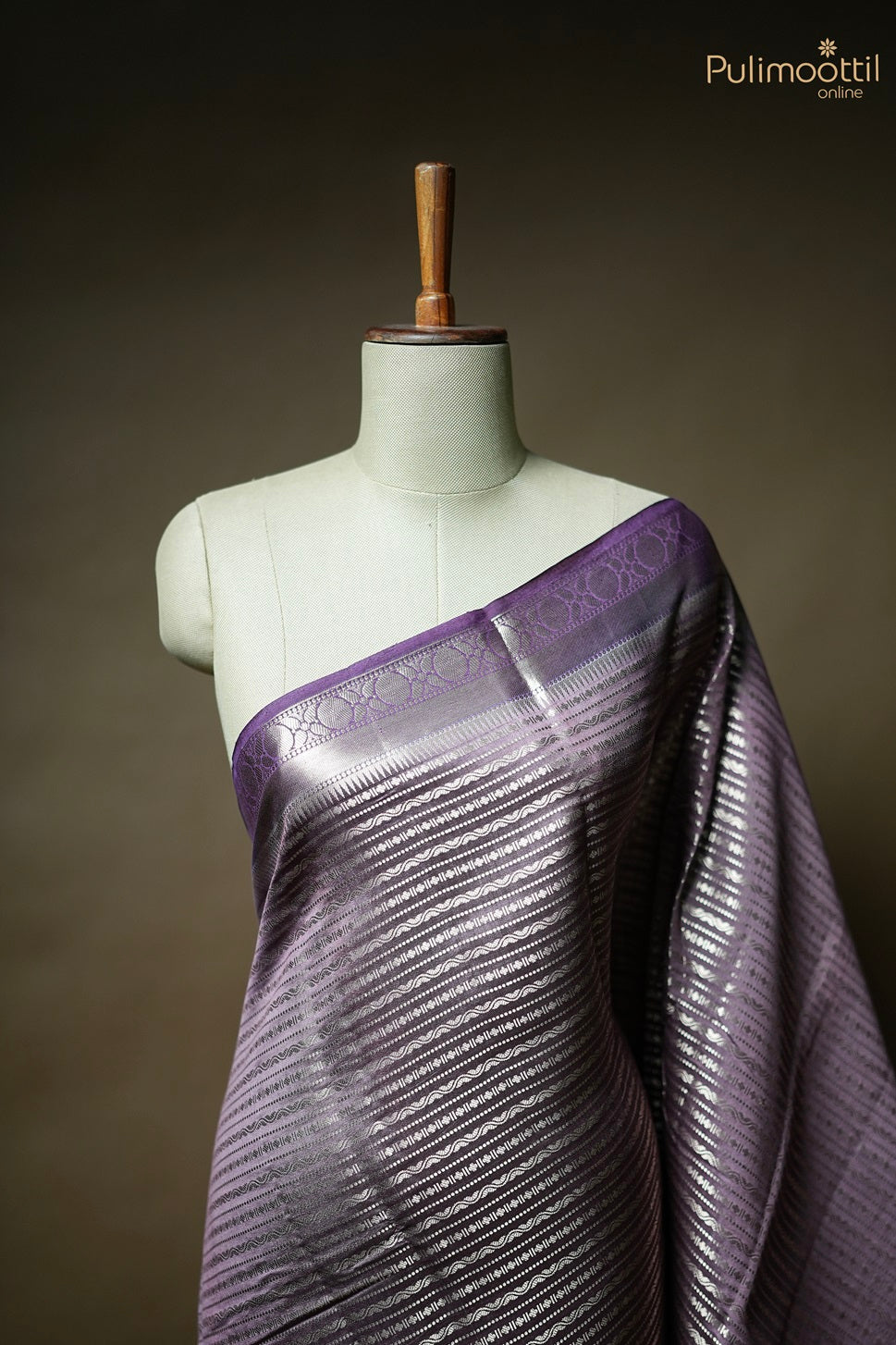 Light Onion Colour Chiniya Silk Saree.