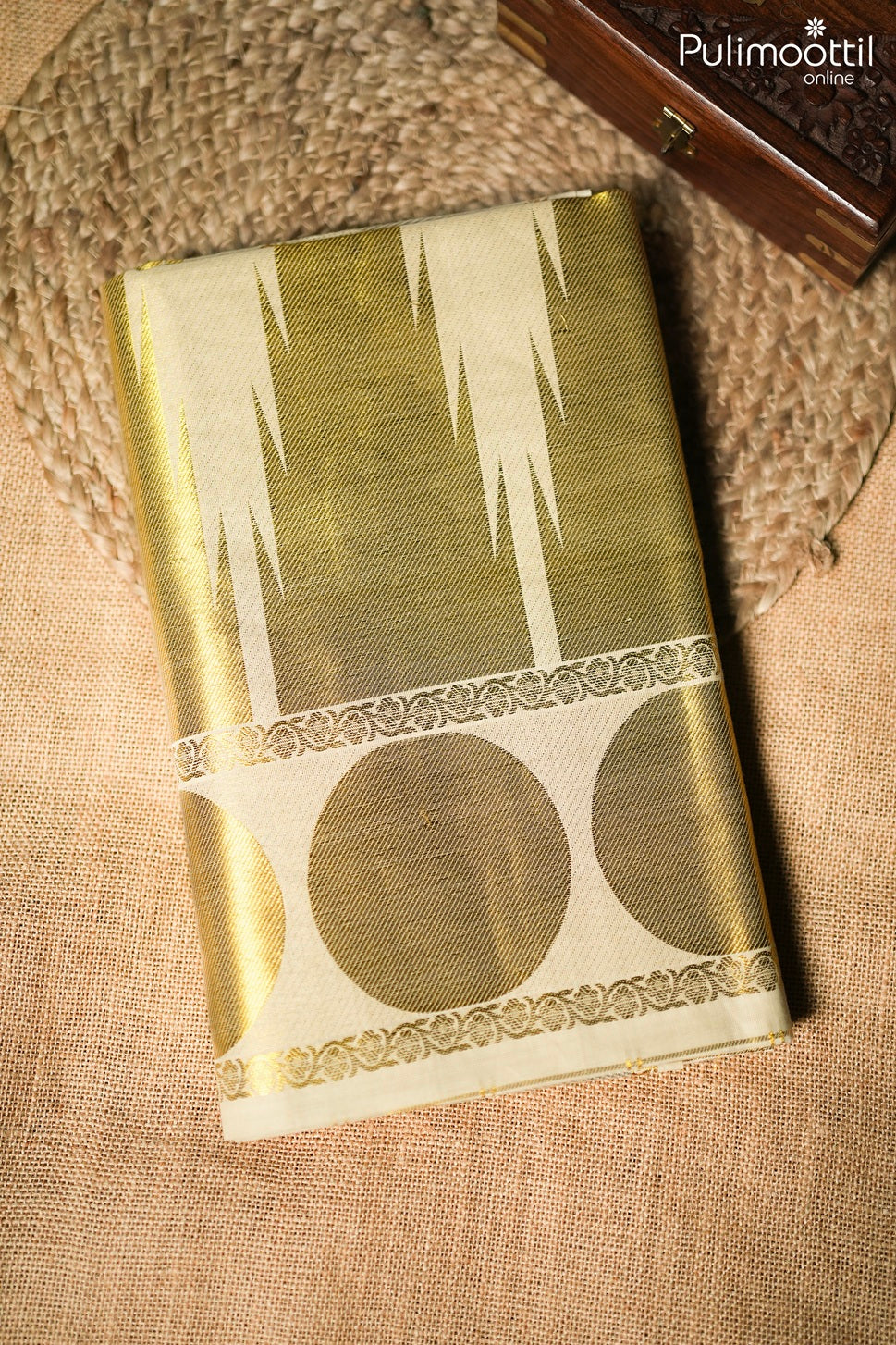 Off white color Kerala traditional golden set saree)