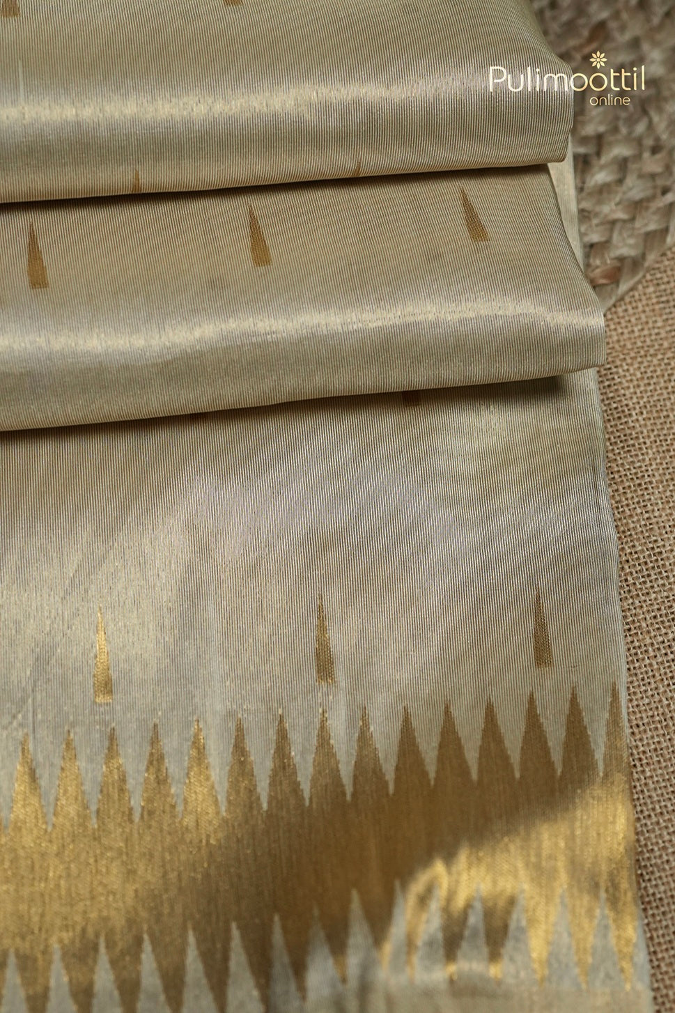 Offwhite Colour Traditional Saree