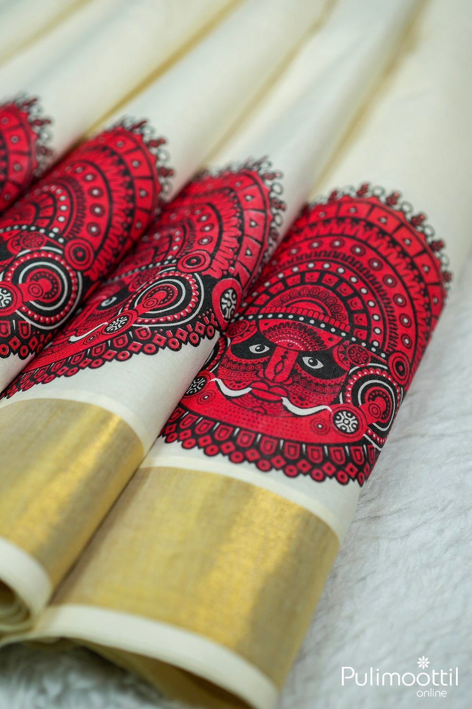 Kerala Traditional Cream Colour Set Saree.