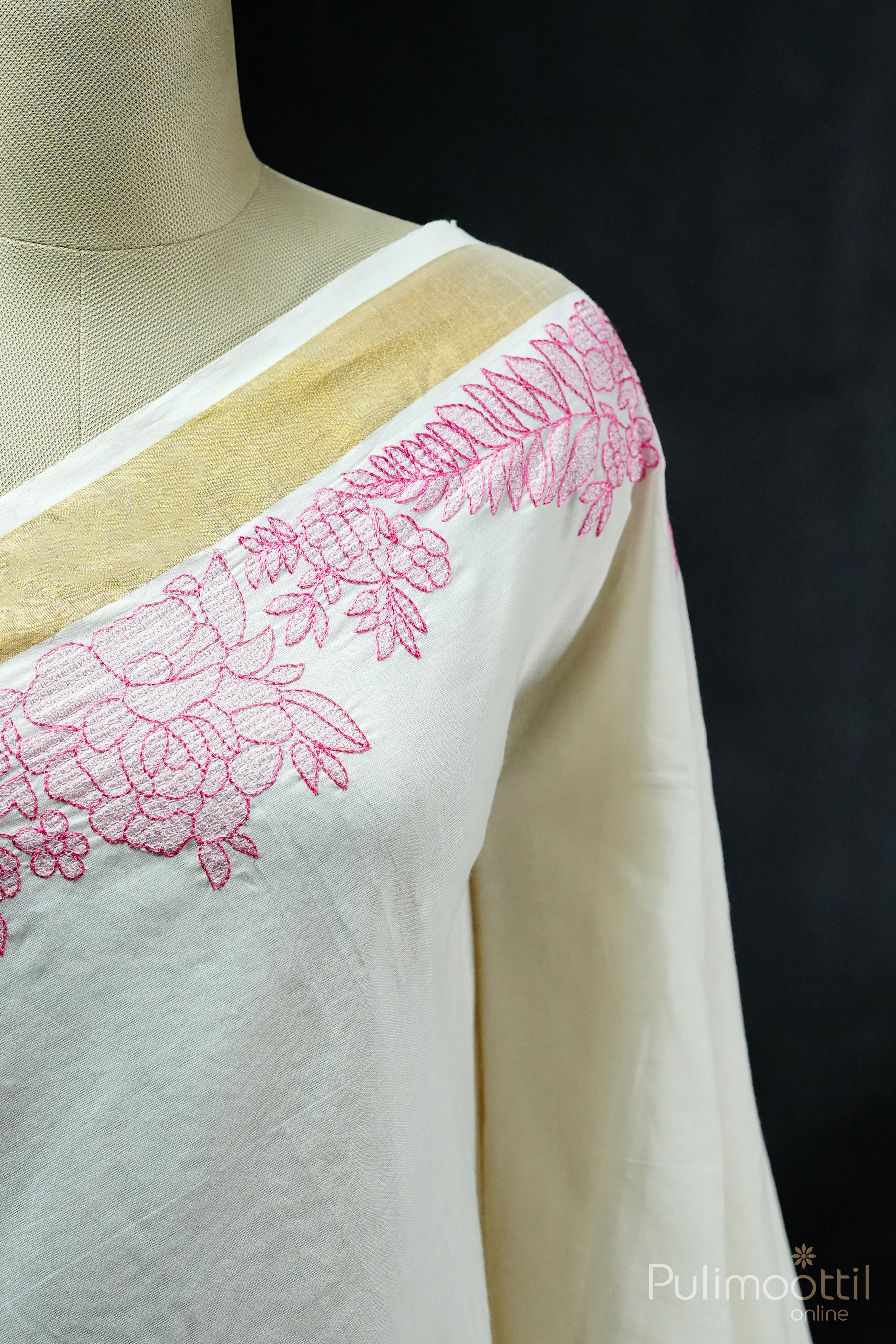 Off White Colour Pure Cotton Floral Thread Work Kerala Set Saree.