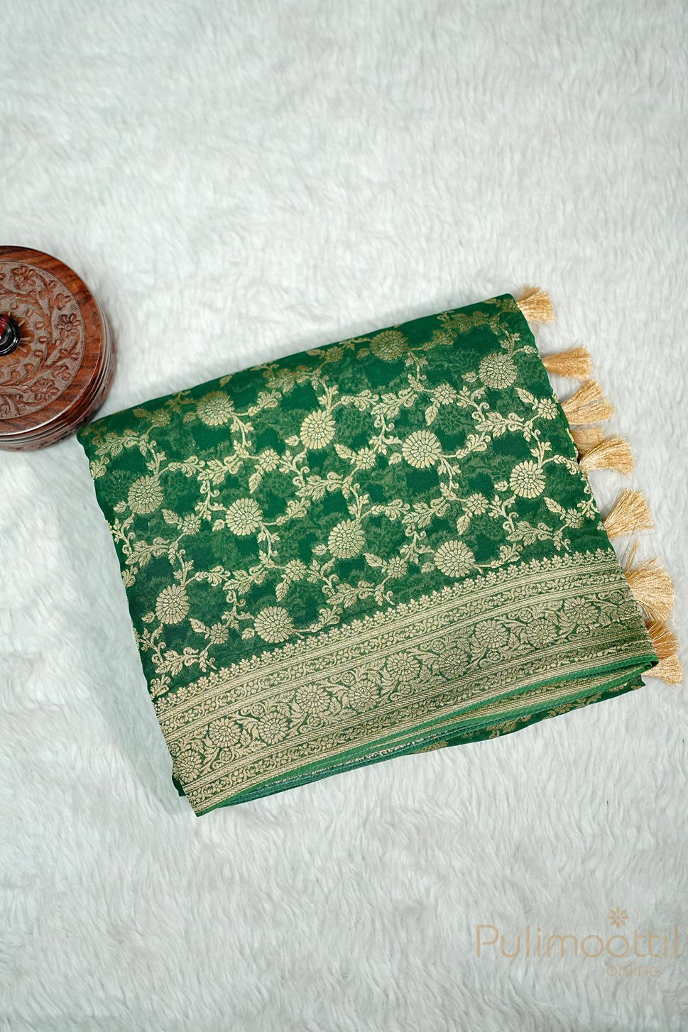 Green Colour Pure Georgette Banarasi Saree with Floral Creeper Design and Golden Border, Rolled with Tassels