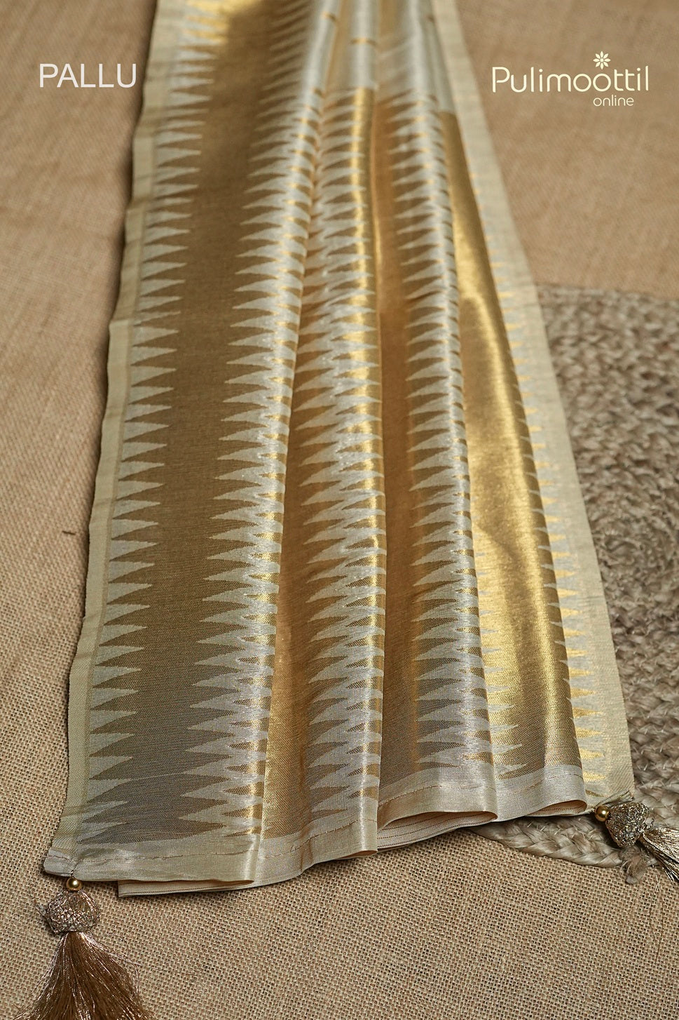 Offwhite Colour Traditional Saree