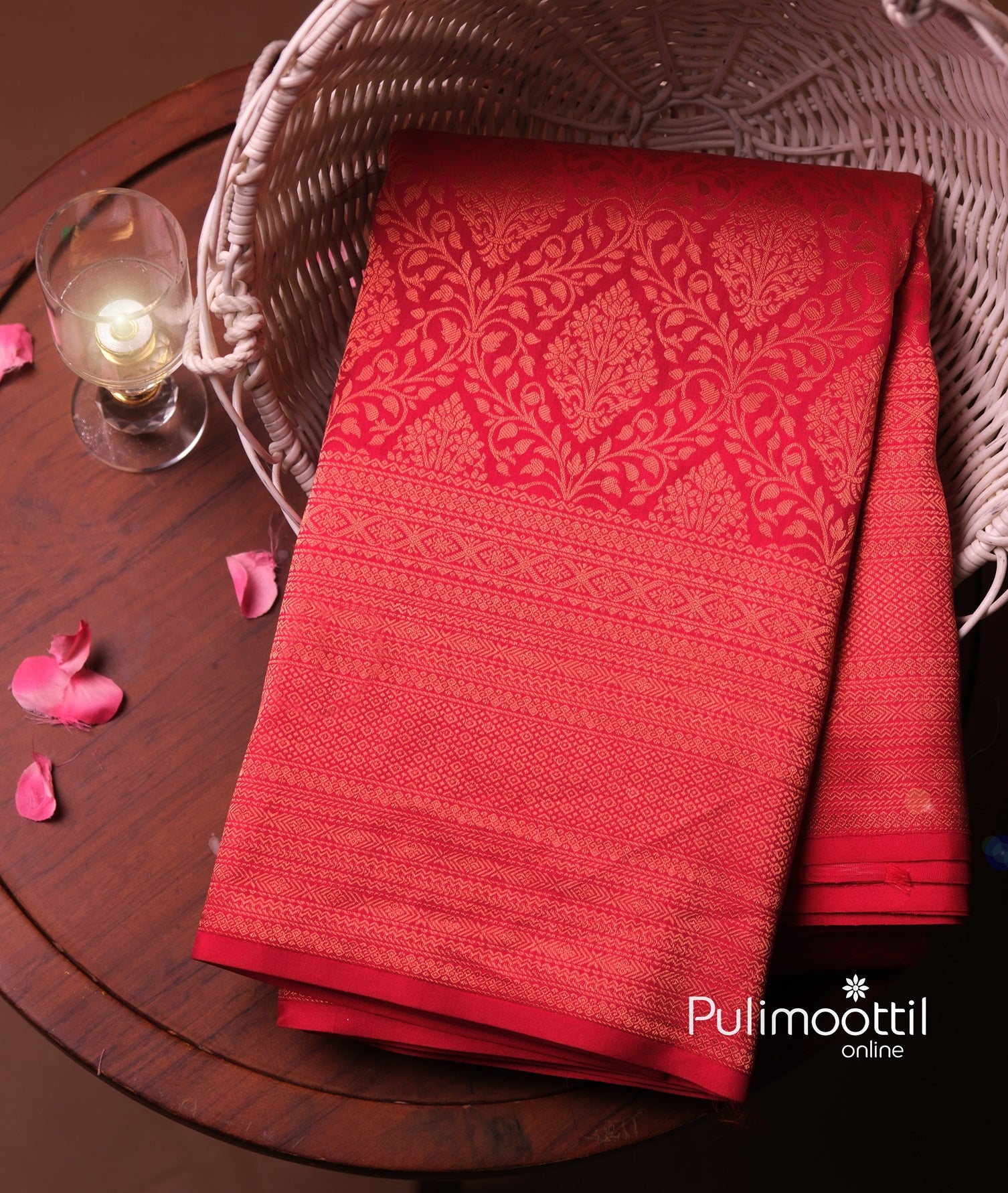 Rani pink color Kanchipuram silk saree.