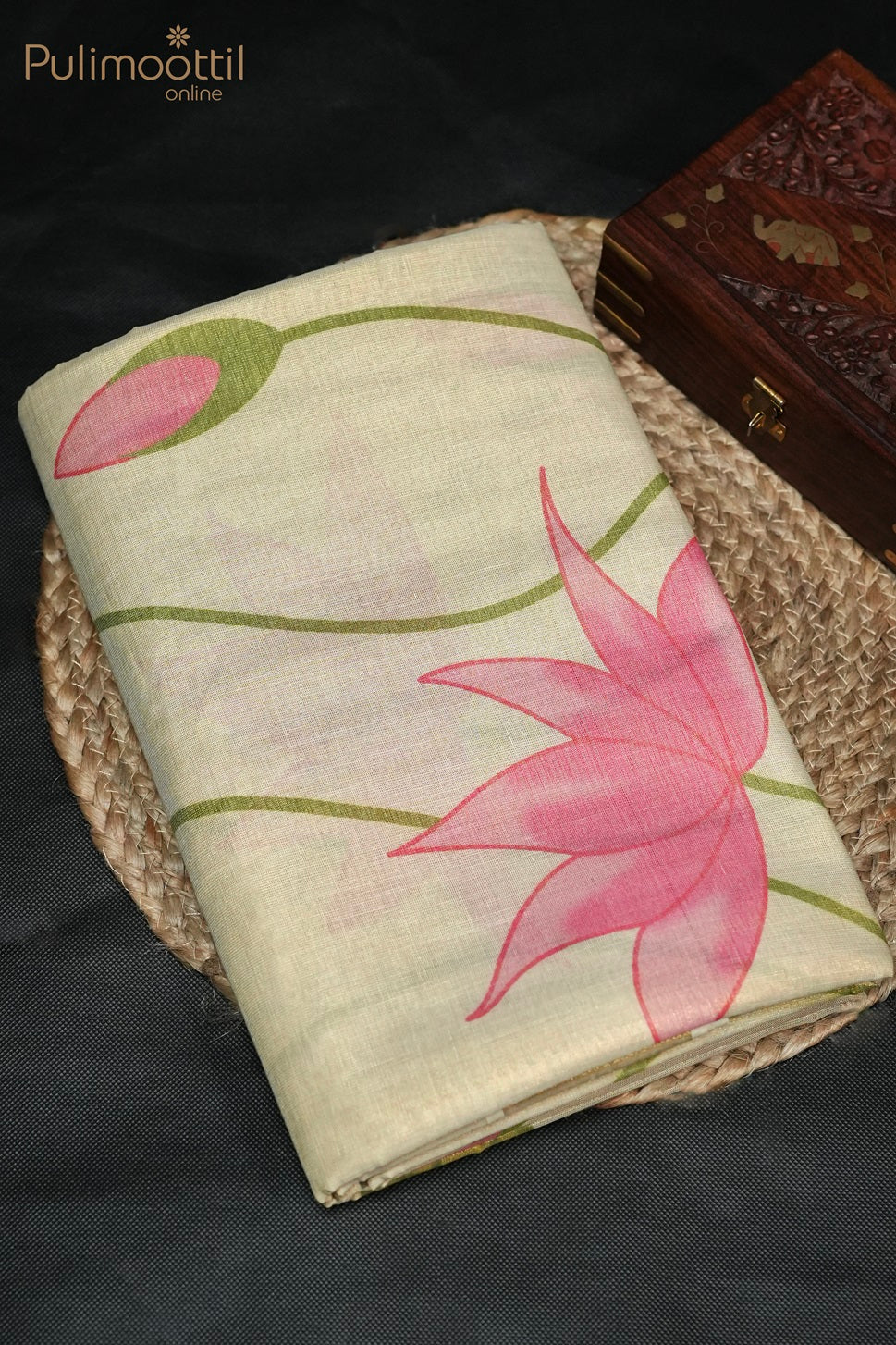 Kerala Golden Tissue Lotus Print Set Saree.