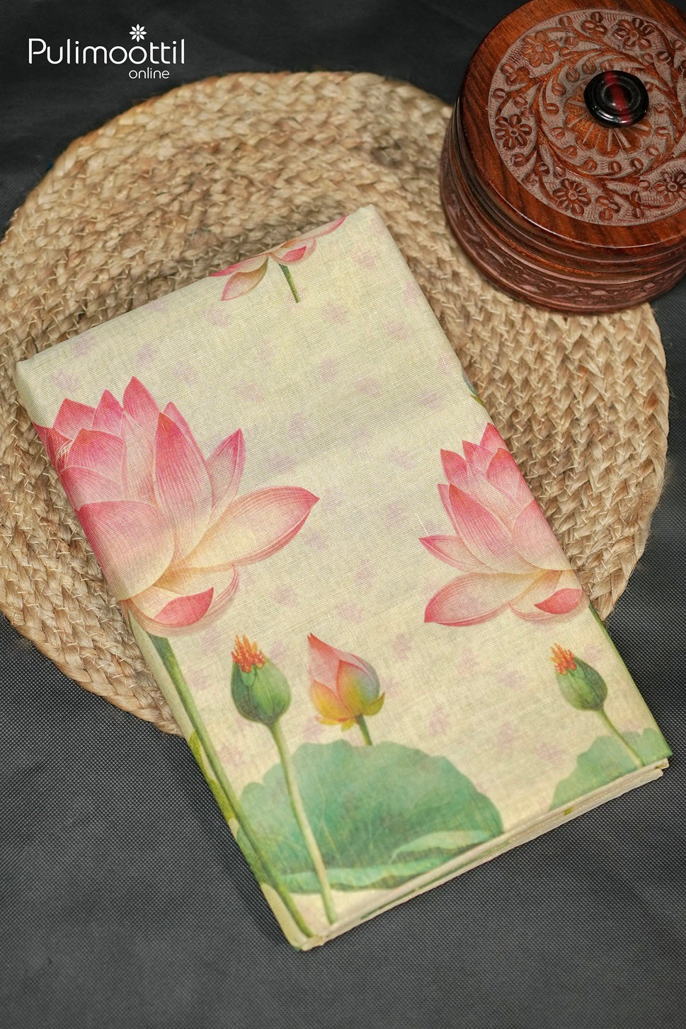 Kerala Golden Tissue Lotus Print Set Saree.